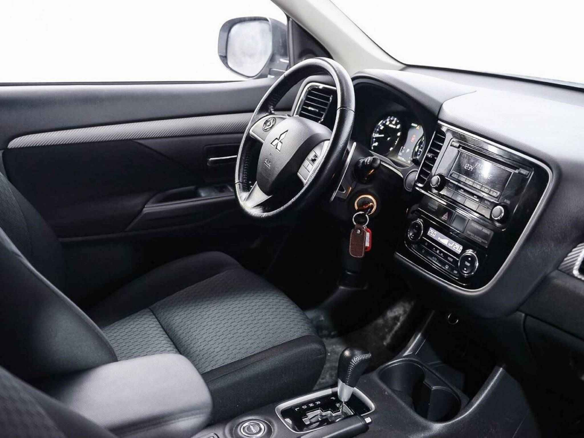 Mitsubishi Outlander, III