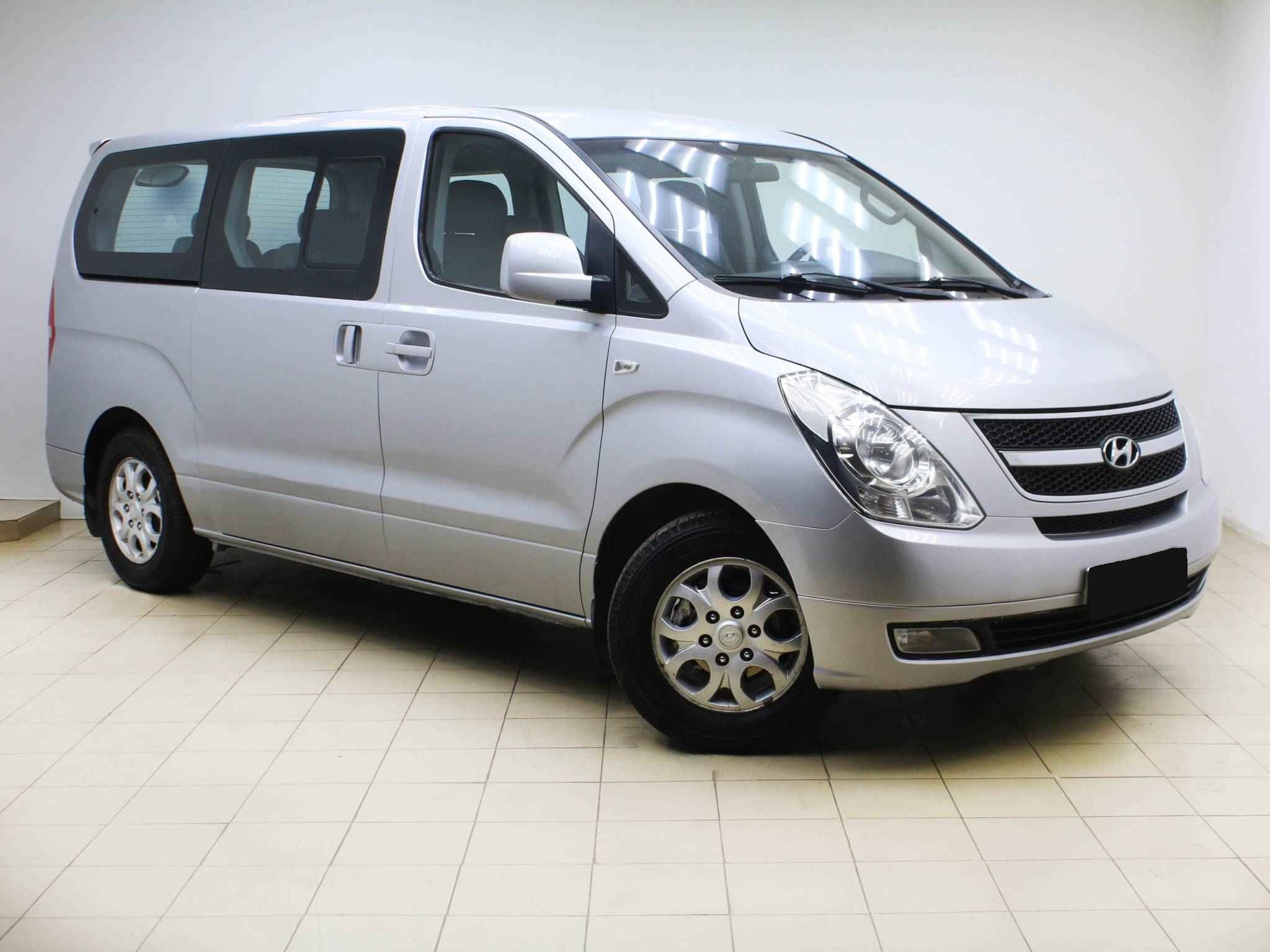 Hyundai Grand Starex, I