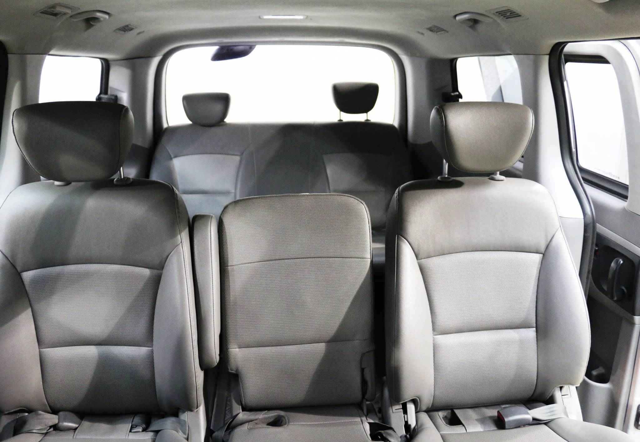 Hyundai Grand Starex, I