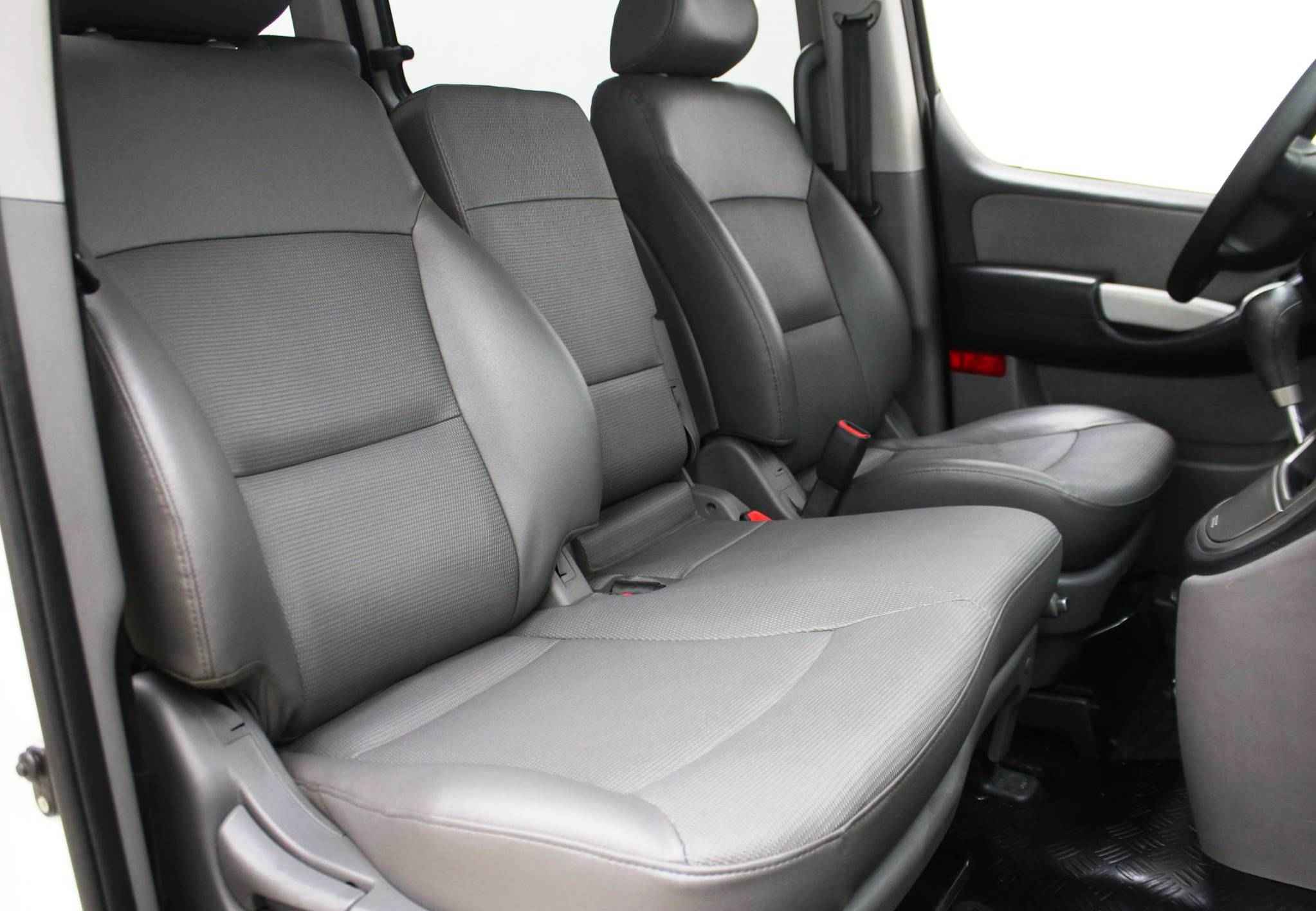 Hyundai Grand Starex, I