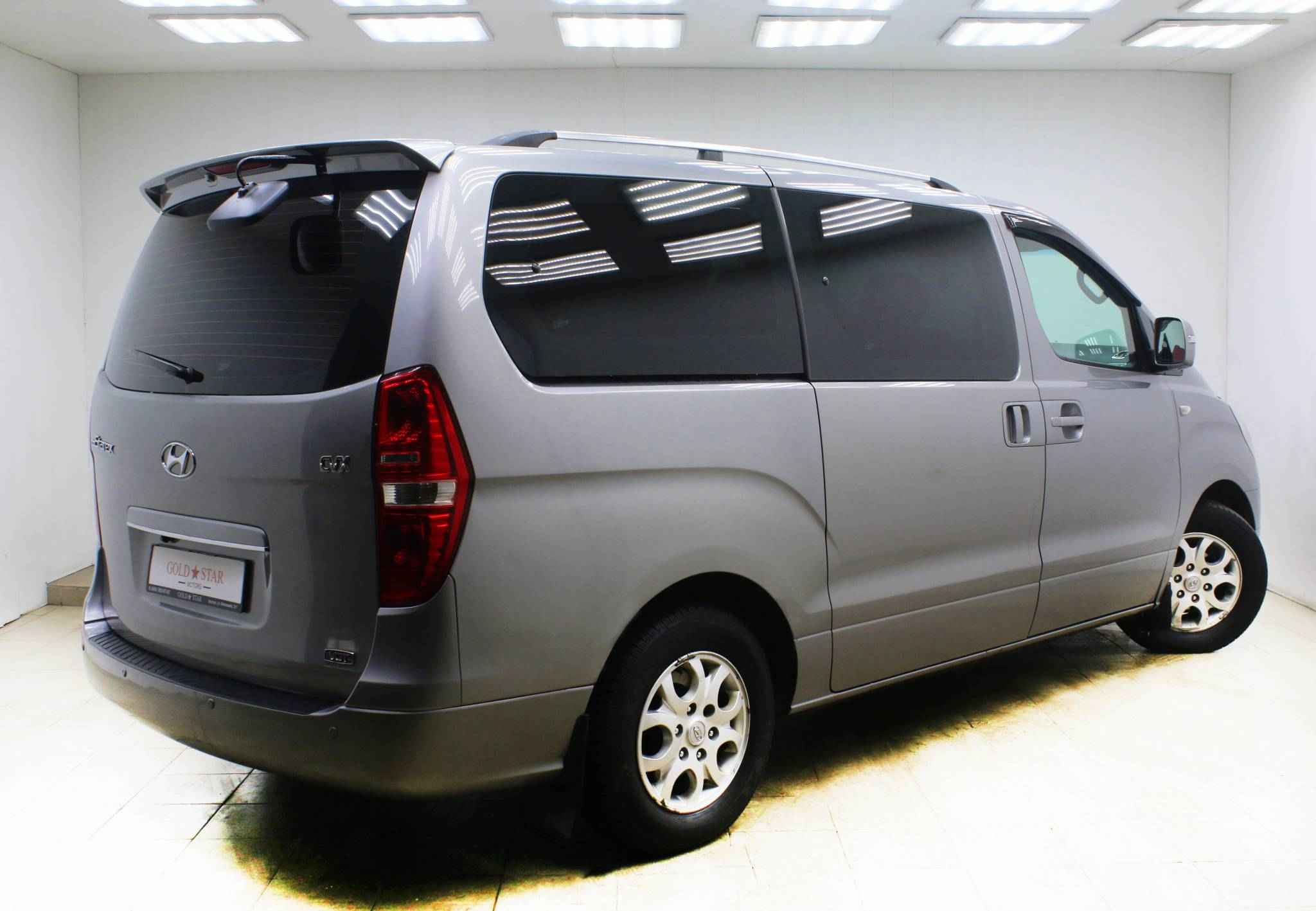 Hyundai Grand Starex, I