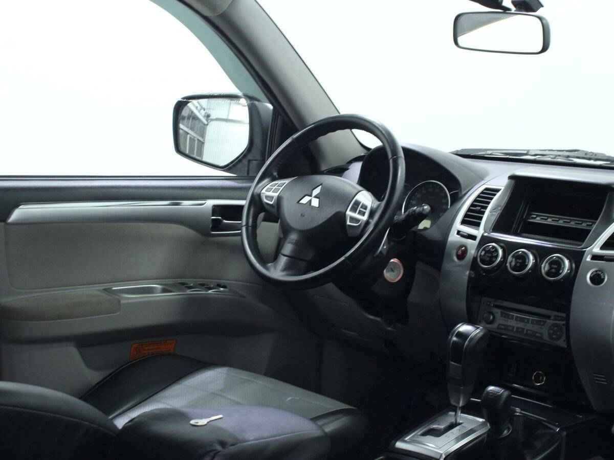 Mitsubishi Pajero Sport, II