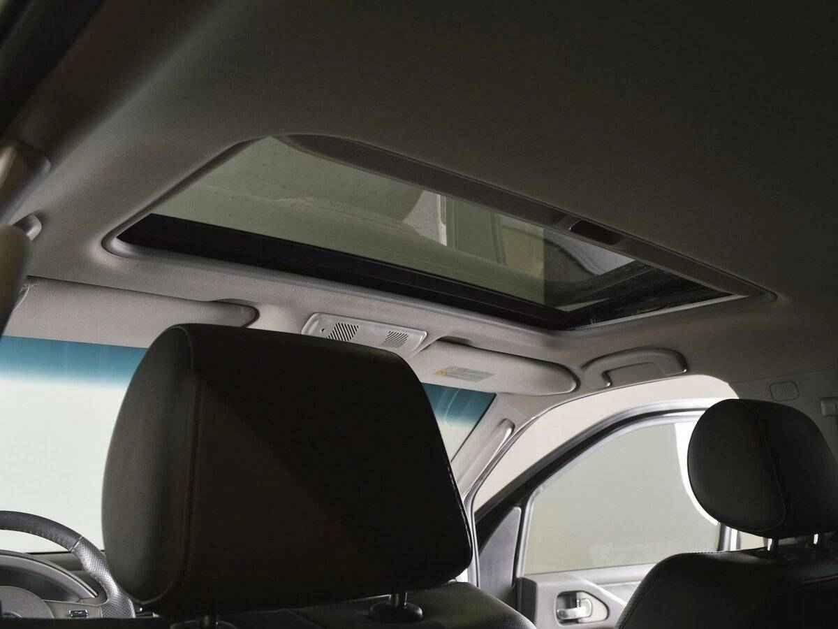 Nissan Pathfinder, III