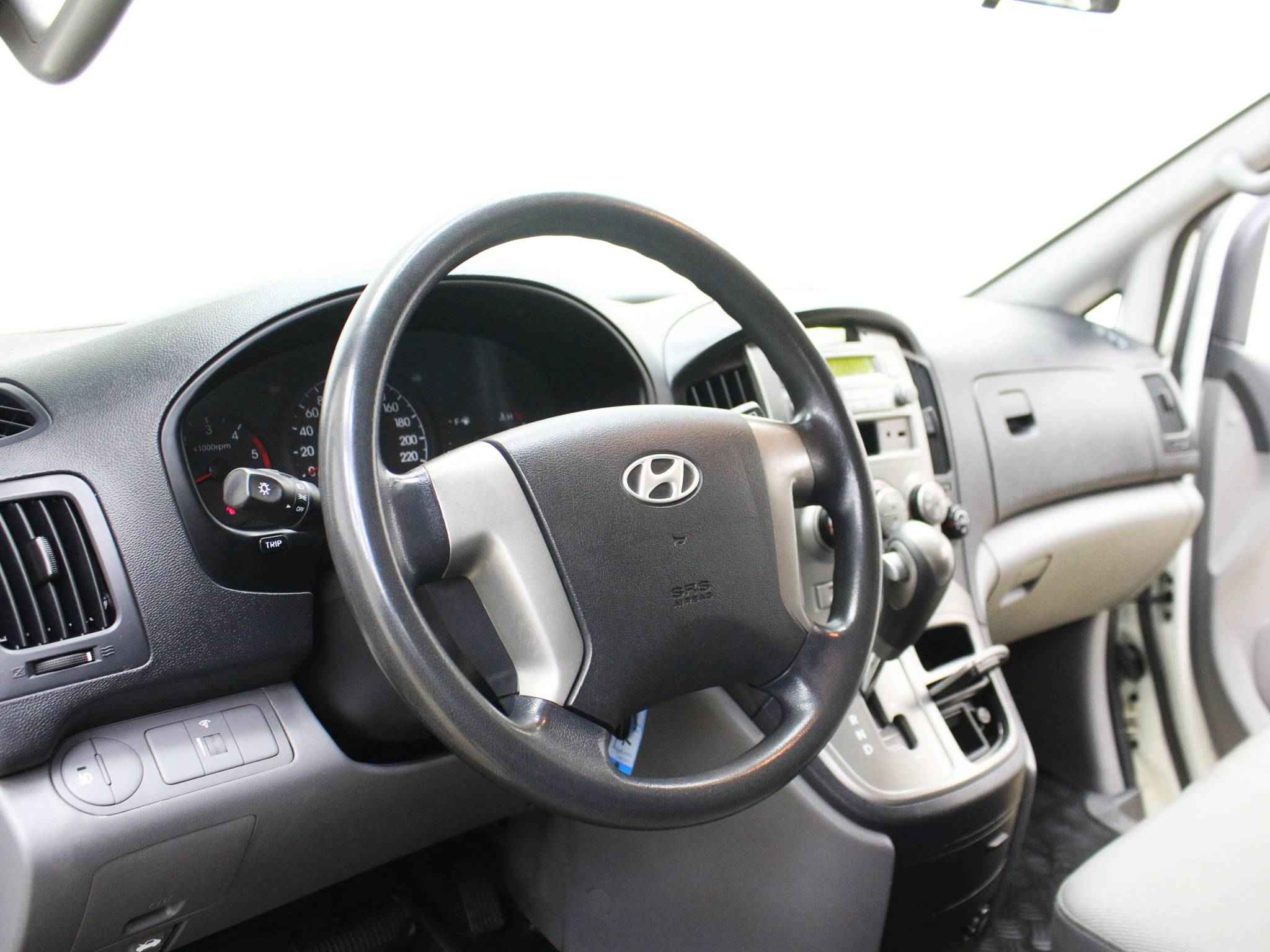 Hyundai Grand Starex, I