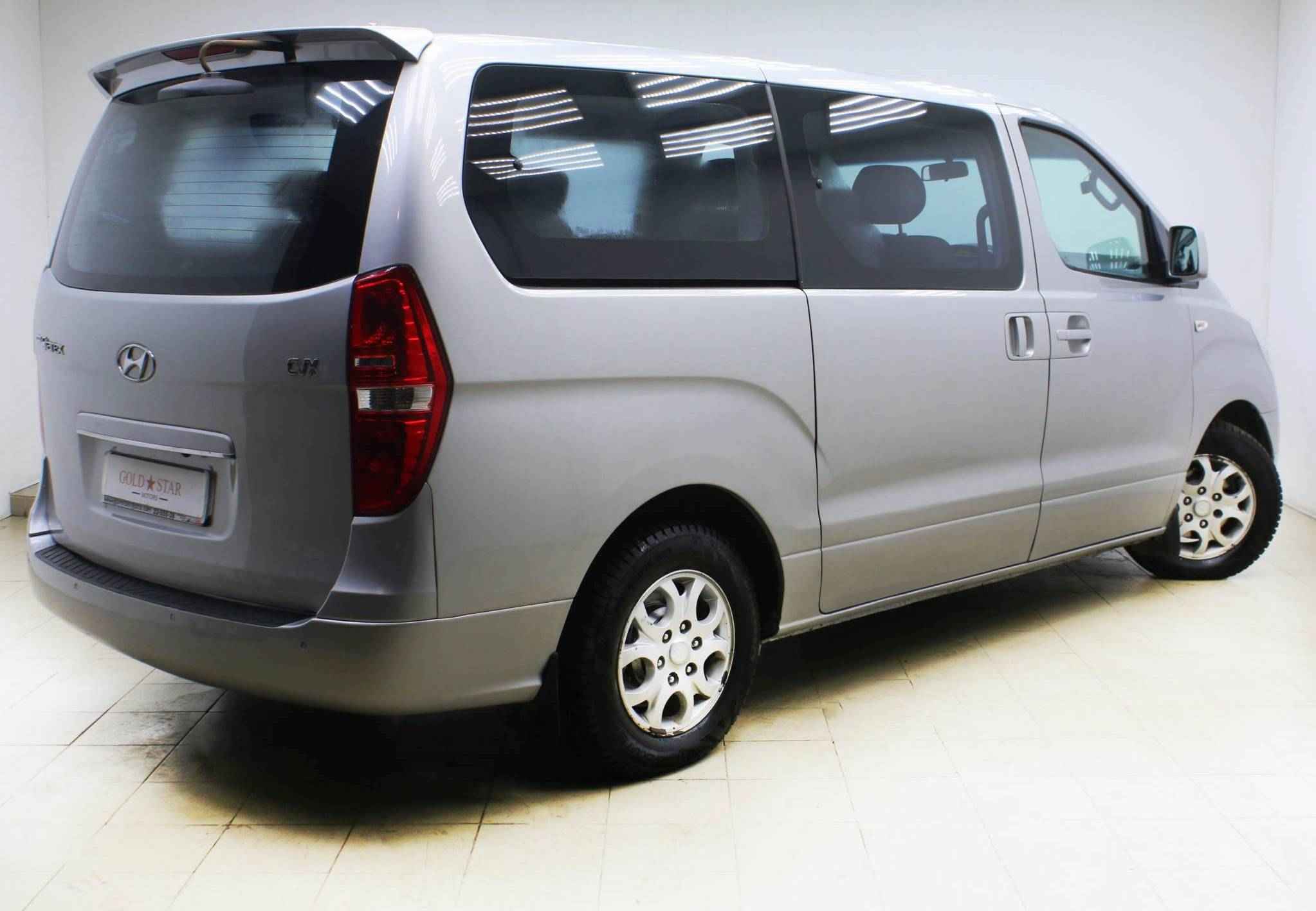 Hyundai Grand Starex, I