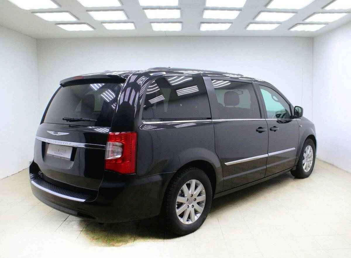 Chrysler Town & Country, V Рестайлинг