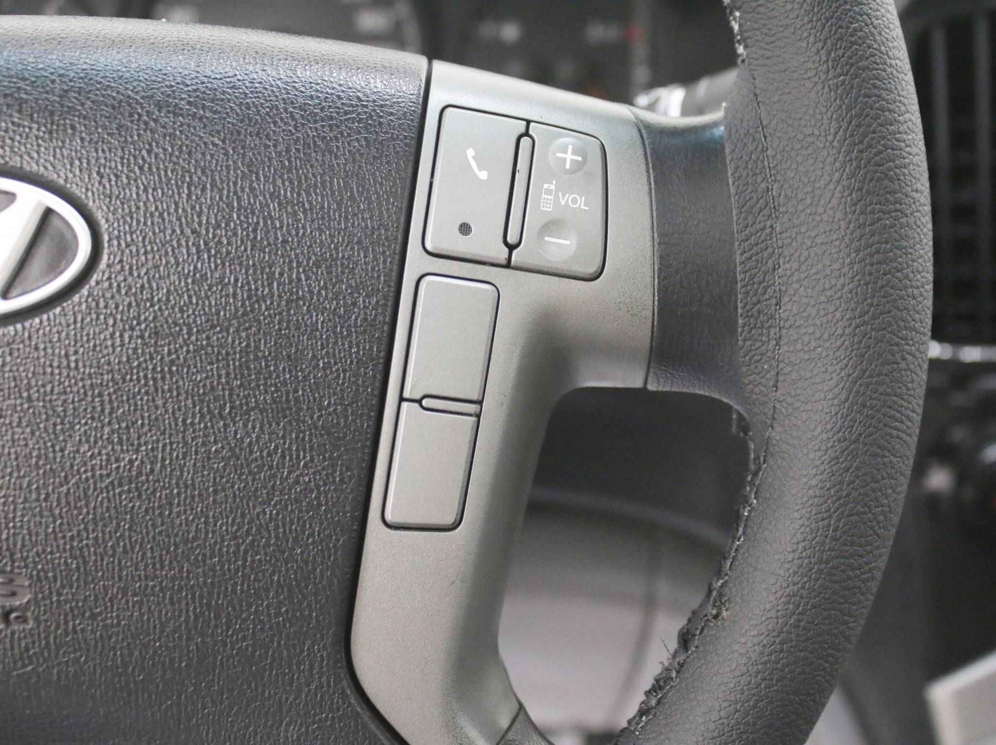 Hyundai Grand Starex, I