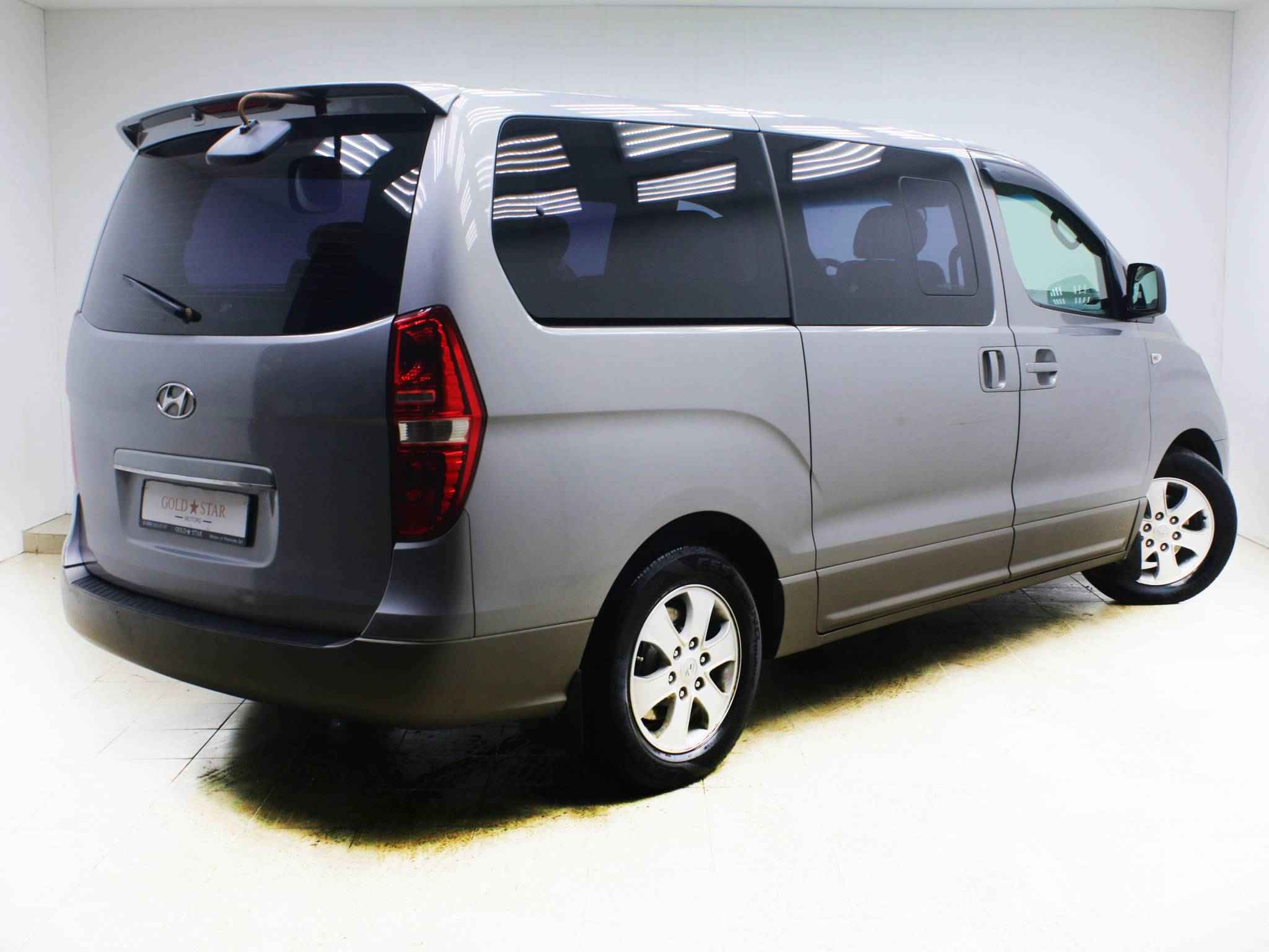 Hyundai Grand Starex, I