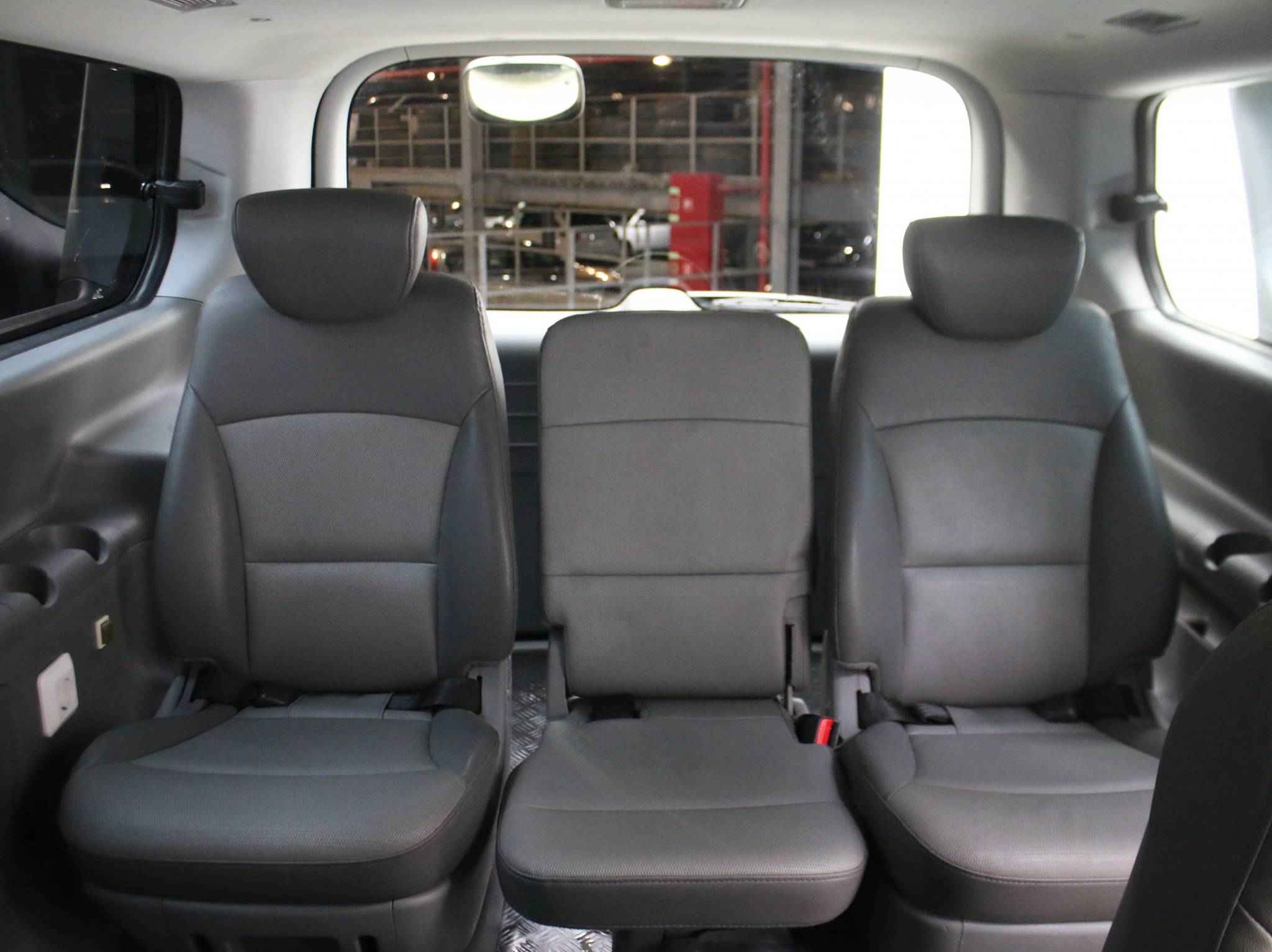 Hyundai Grand Starex, I