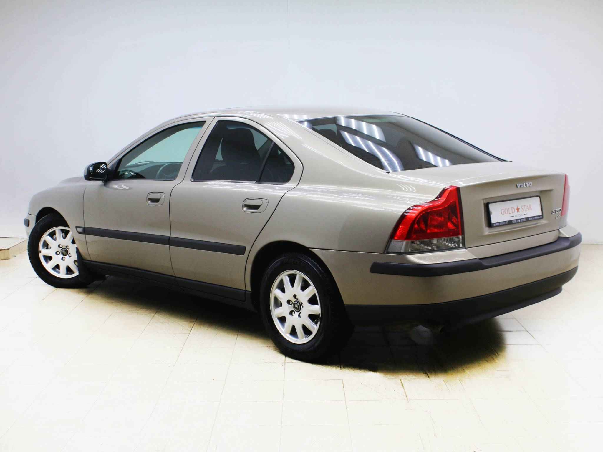 Volvo S60, I