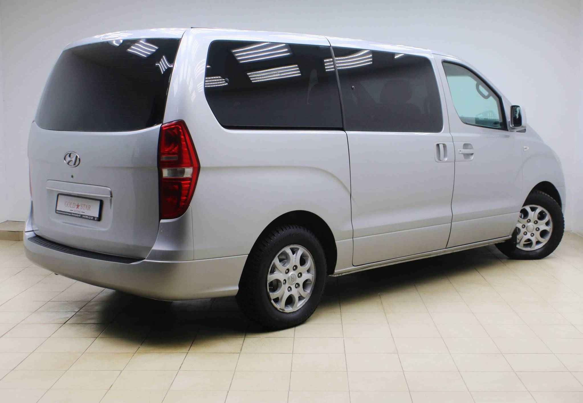 Hyundai Grand Starex, I