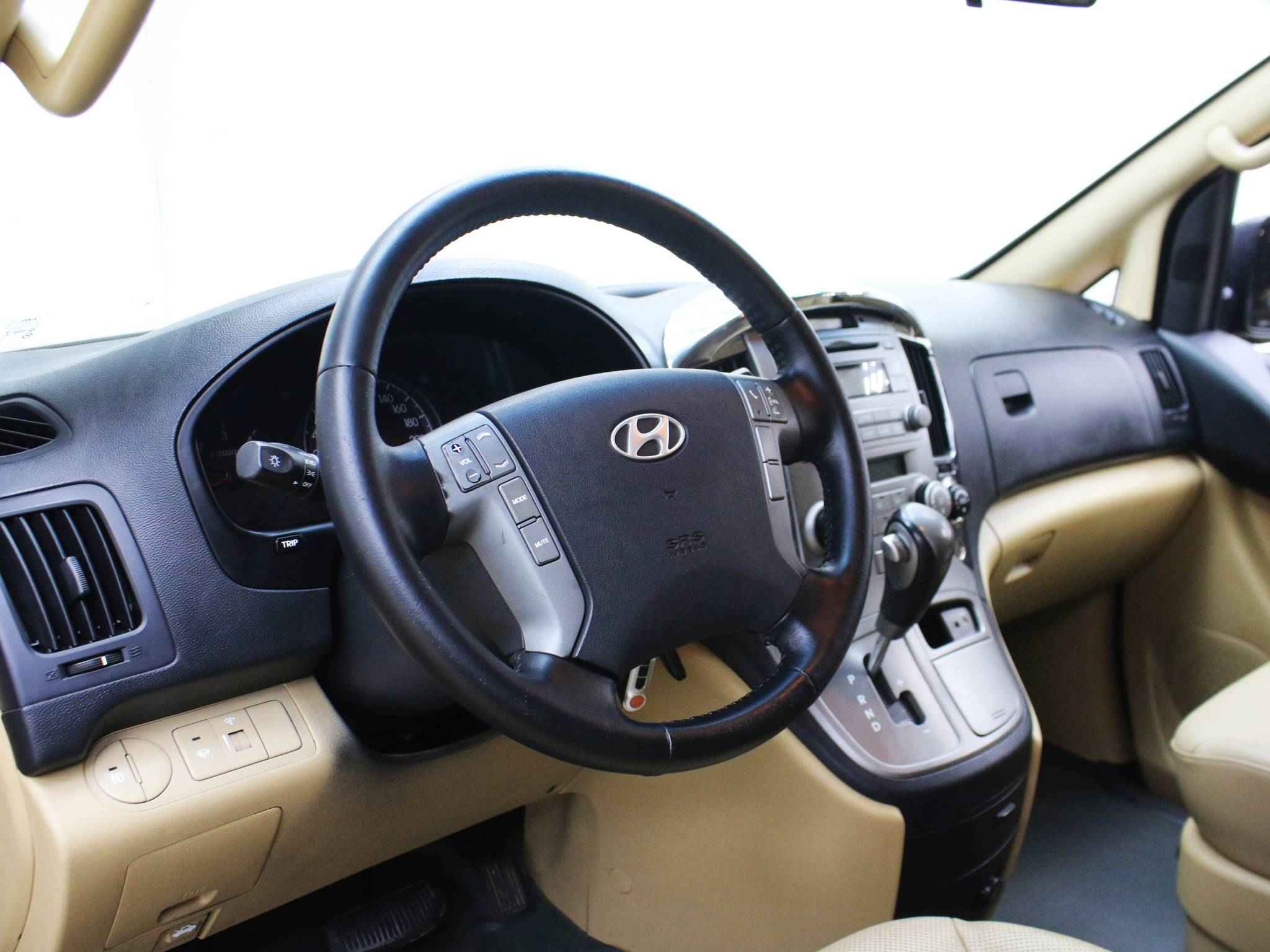 Hyundai Grand Starex, I