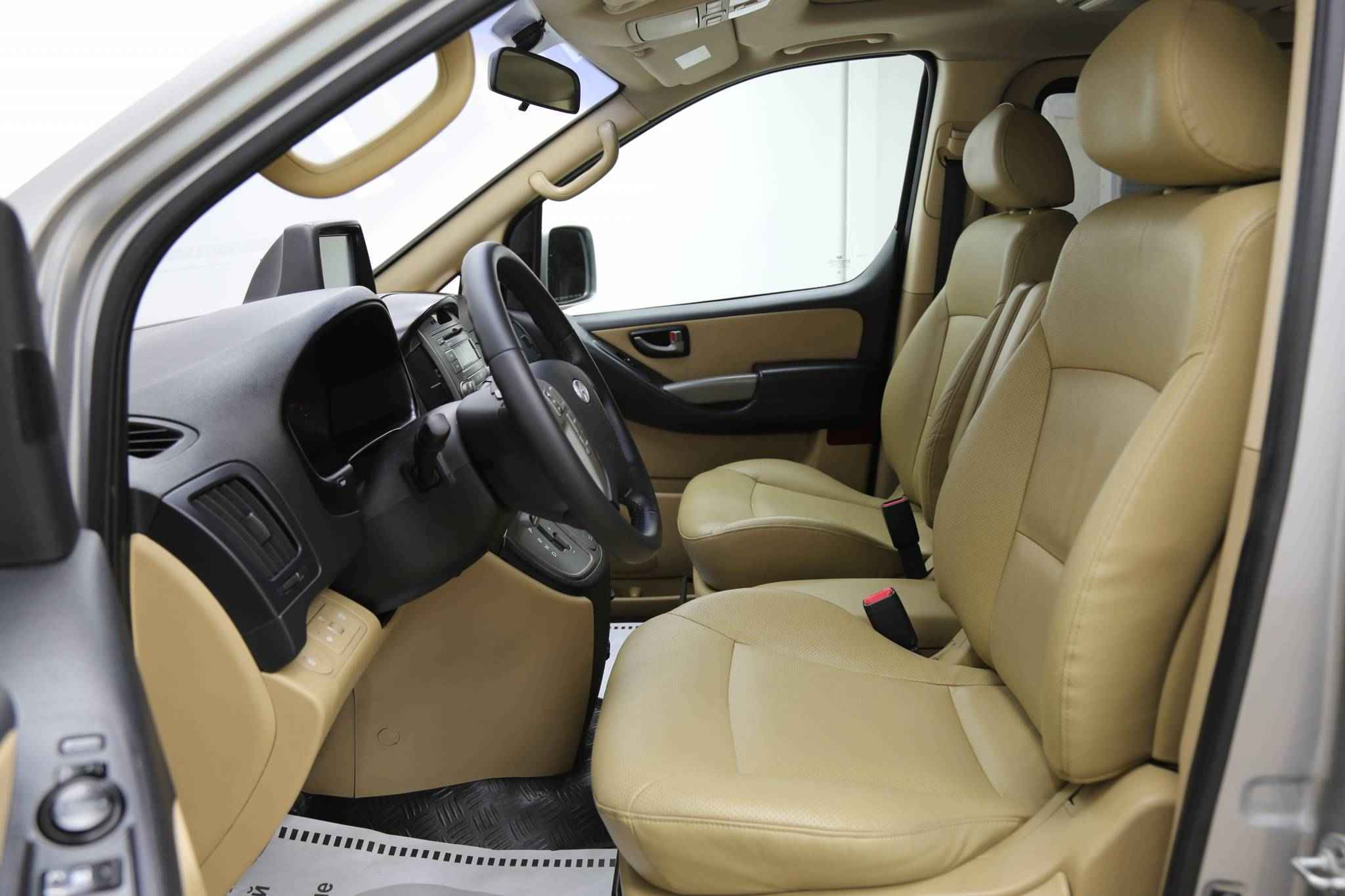 Hyundai Grand Starex, I