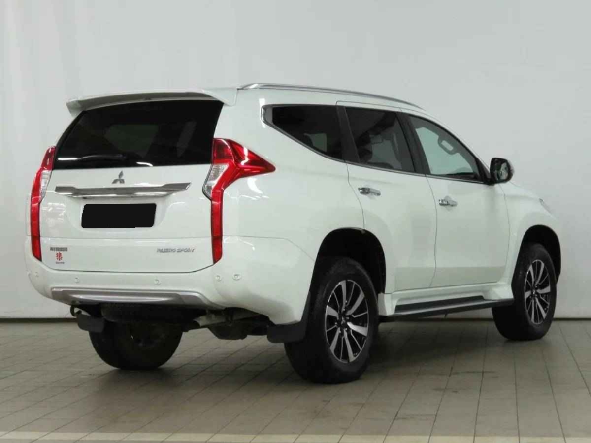 Mitsubishi Pajero Sport, III