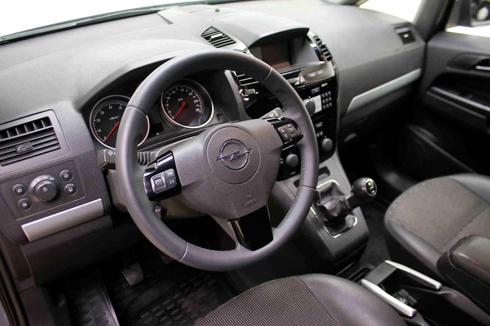 Opel Zafira, B Рестайлинг