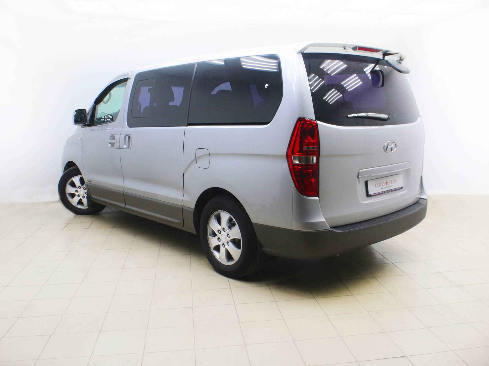 Hyundai Grand Starex, I