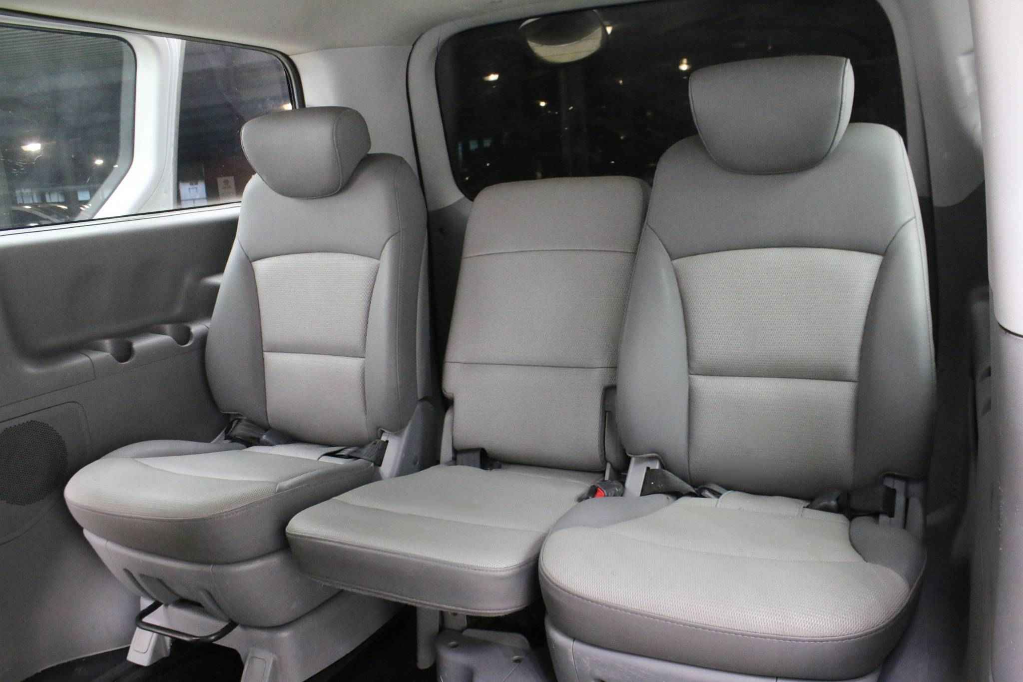 Hyundai Grand Starex, I