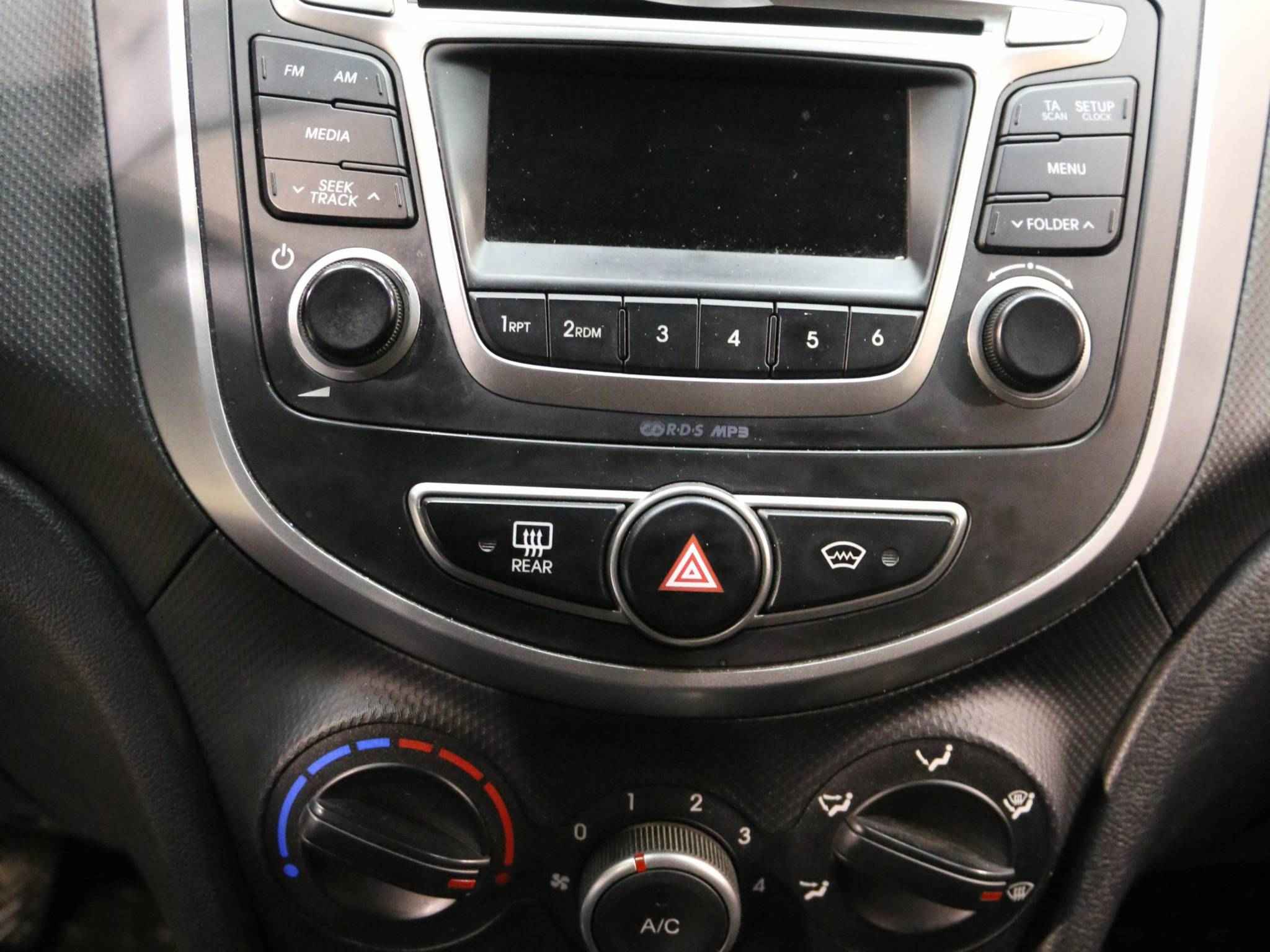 Hyundai Solaris, I Рестайлинг