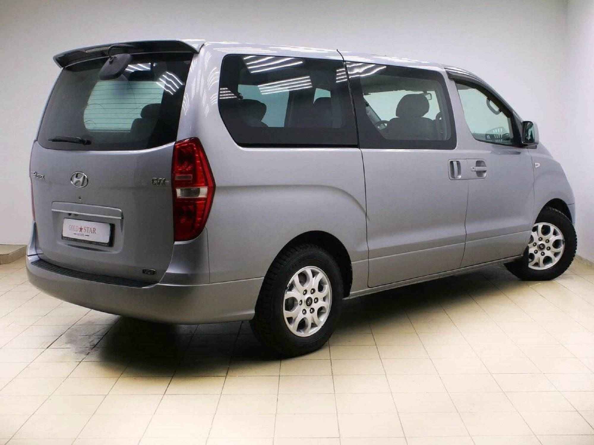 Hyundai Grand Starex, I