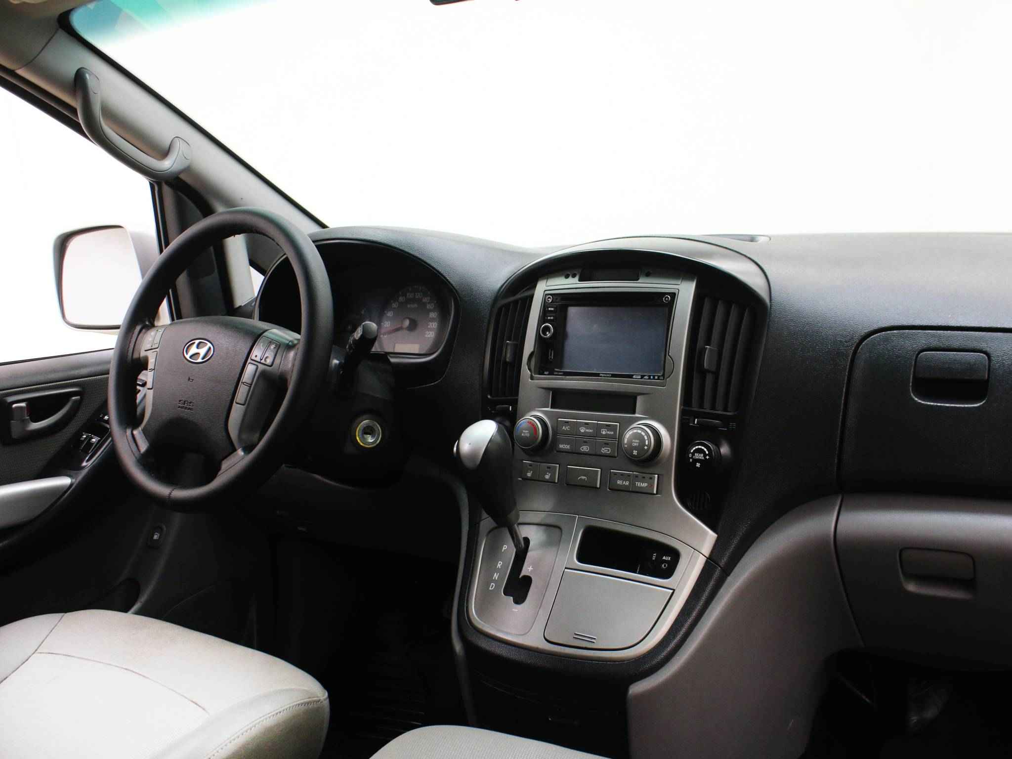 Hyundai Grand Starex, I