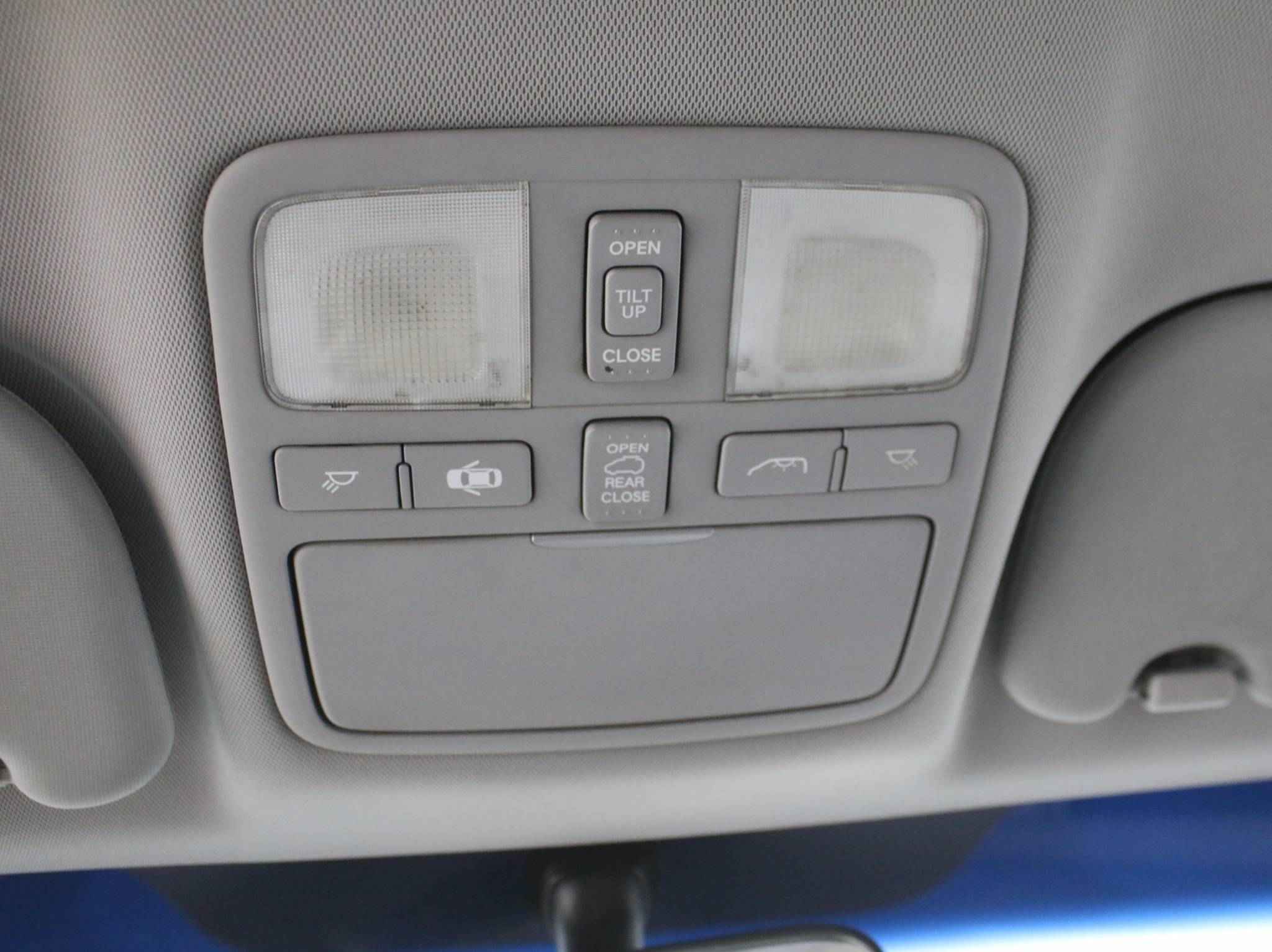 Hyundai Grand Starex, I