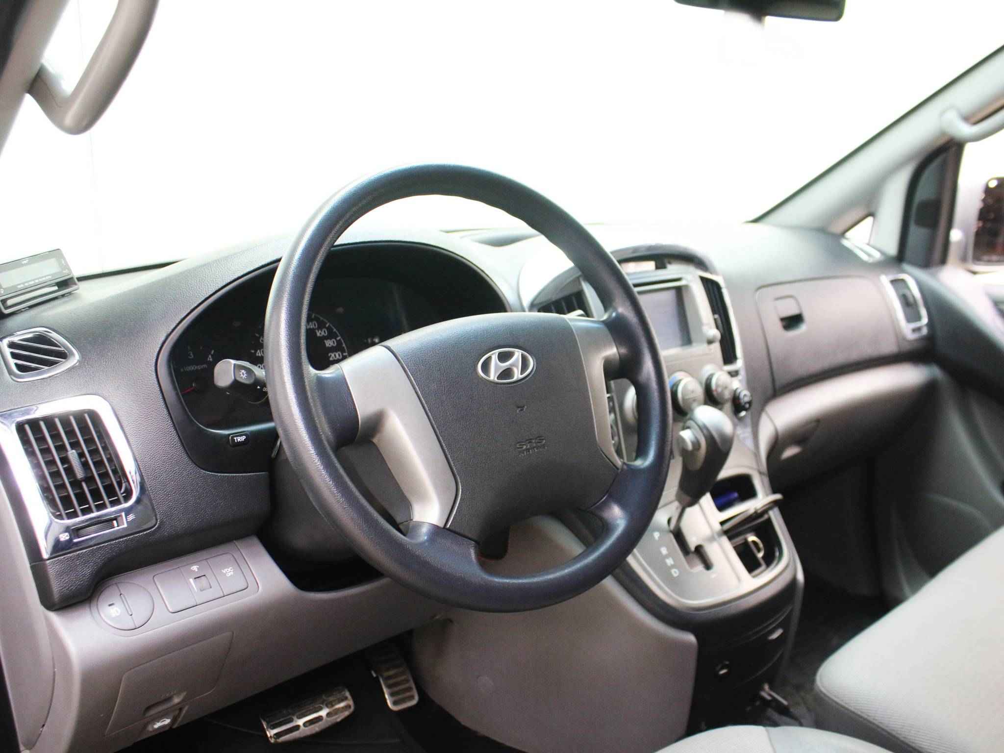 Hyundai Grand Starex, I