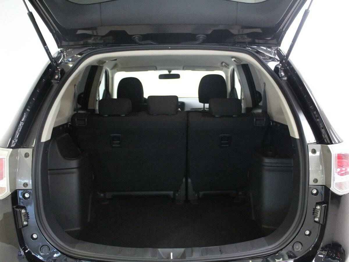 Mitsubishi Outlander, III