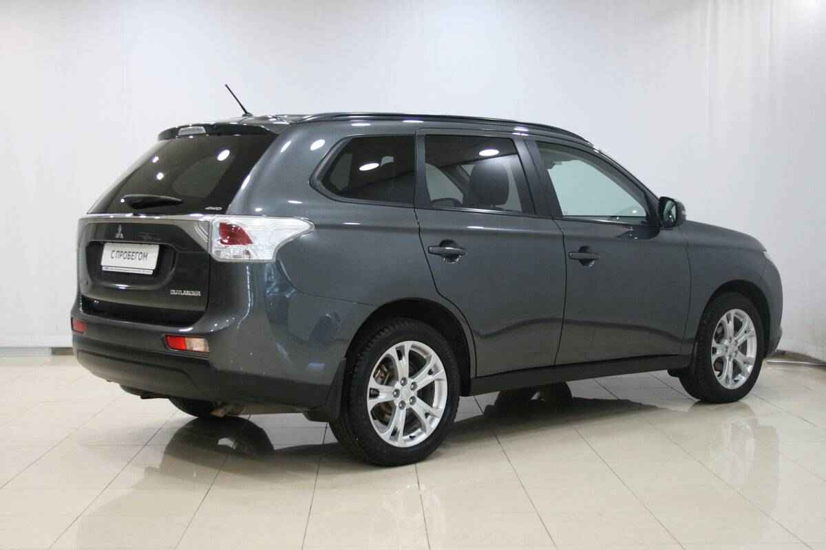 Mitsubishi Outlander, III