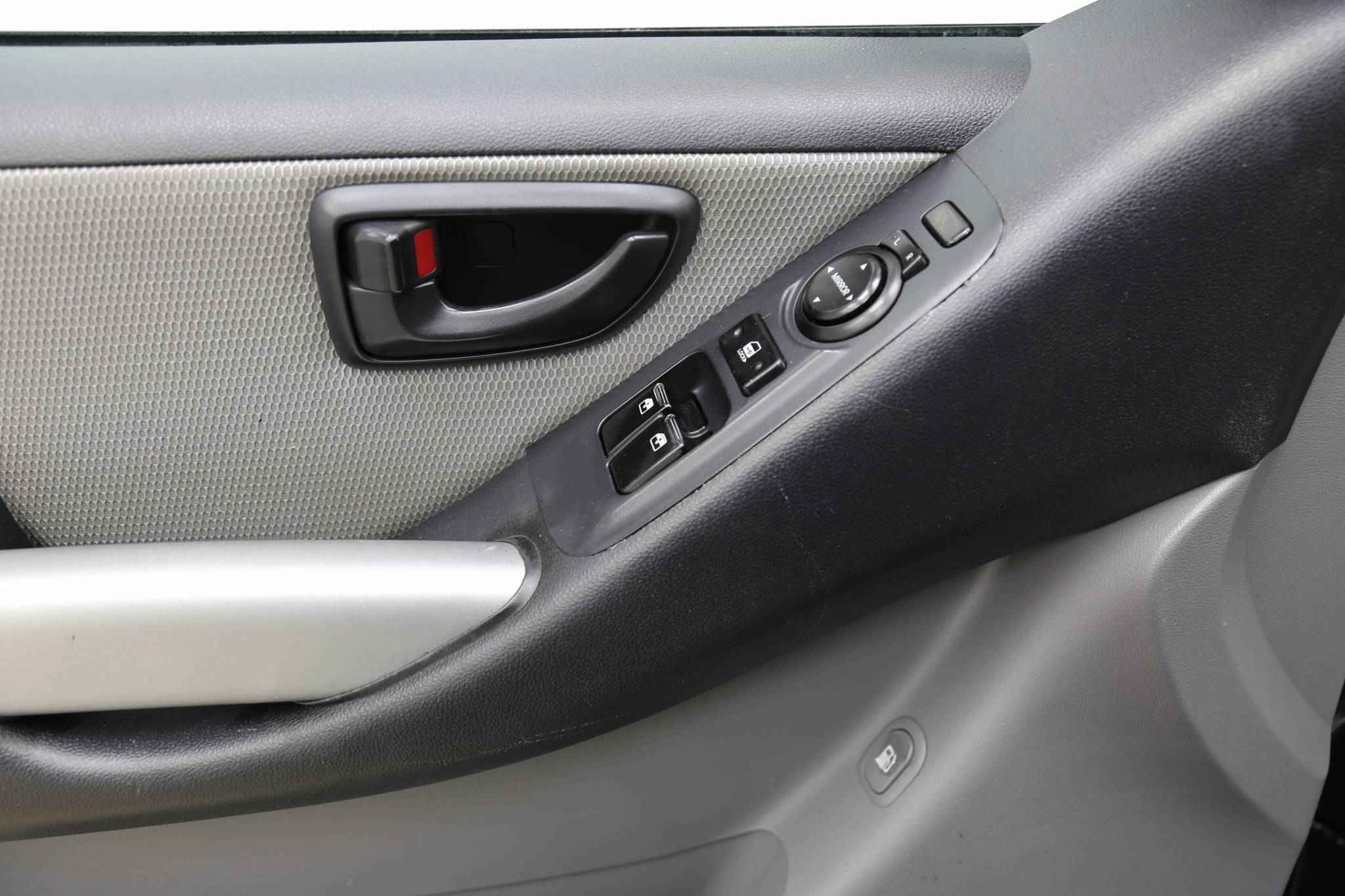 Hyundai Grand Starex, I