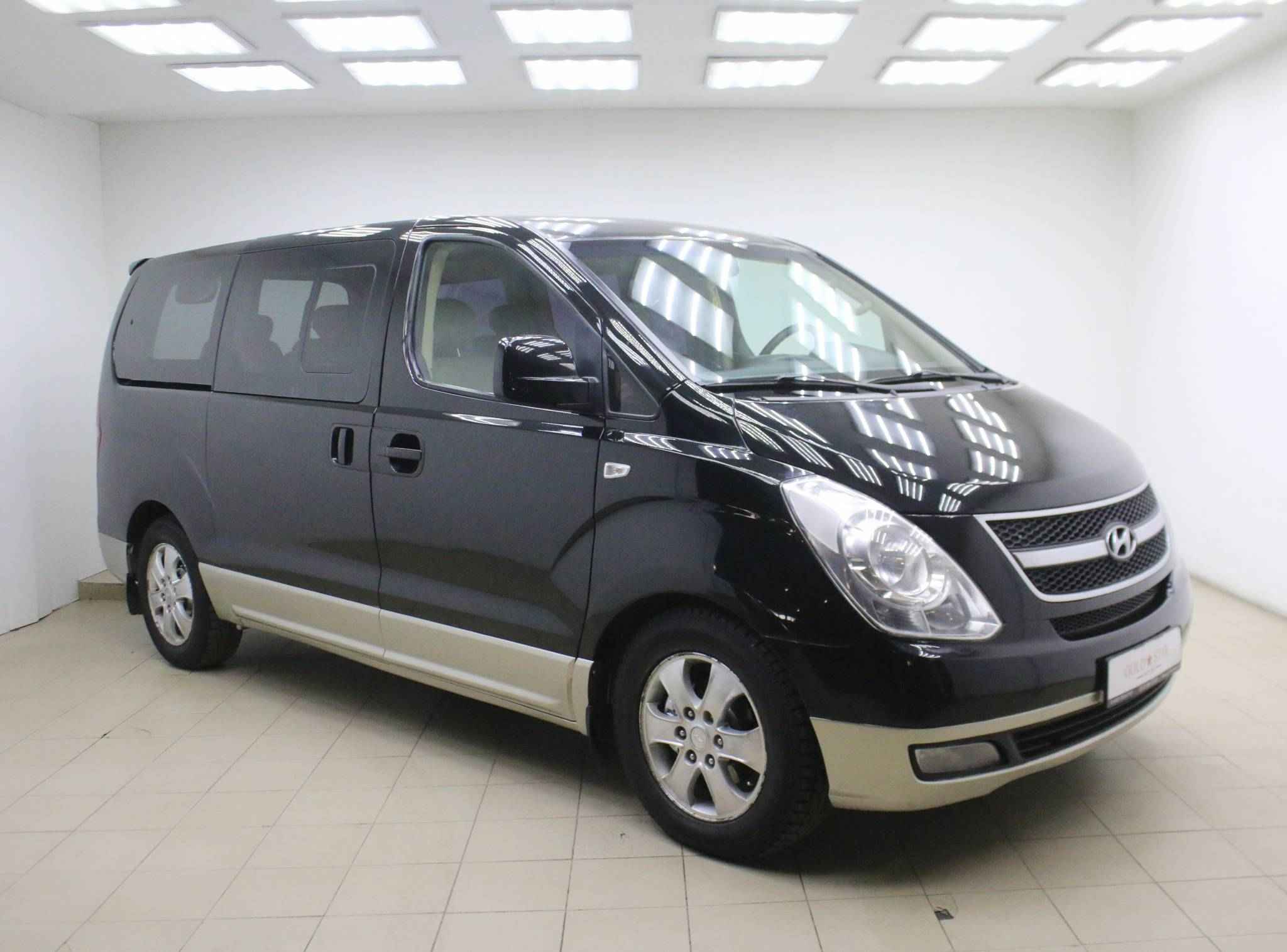 Hyundai Grand Starex, I