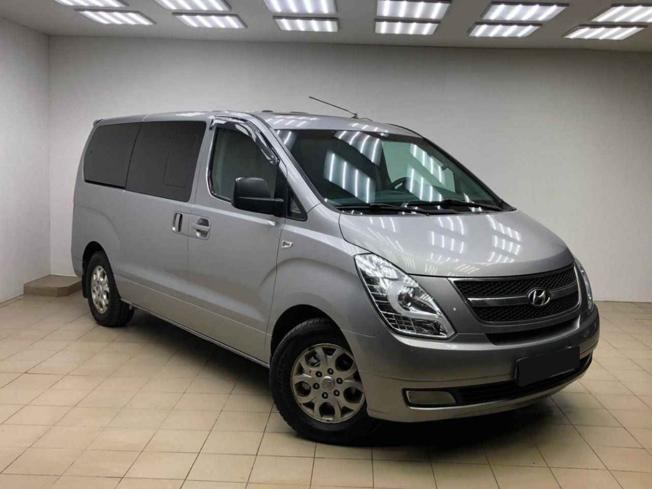 Hyundai Grand Starex, I
