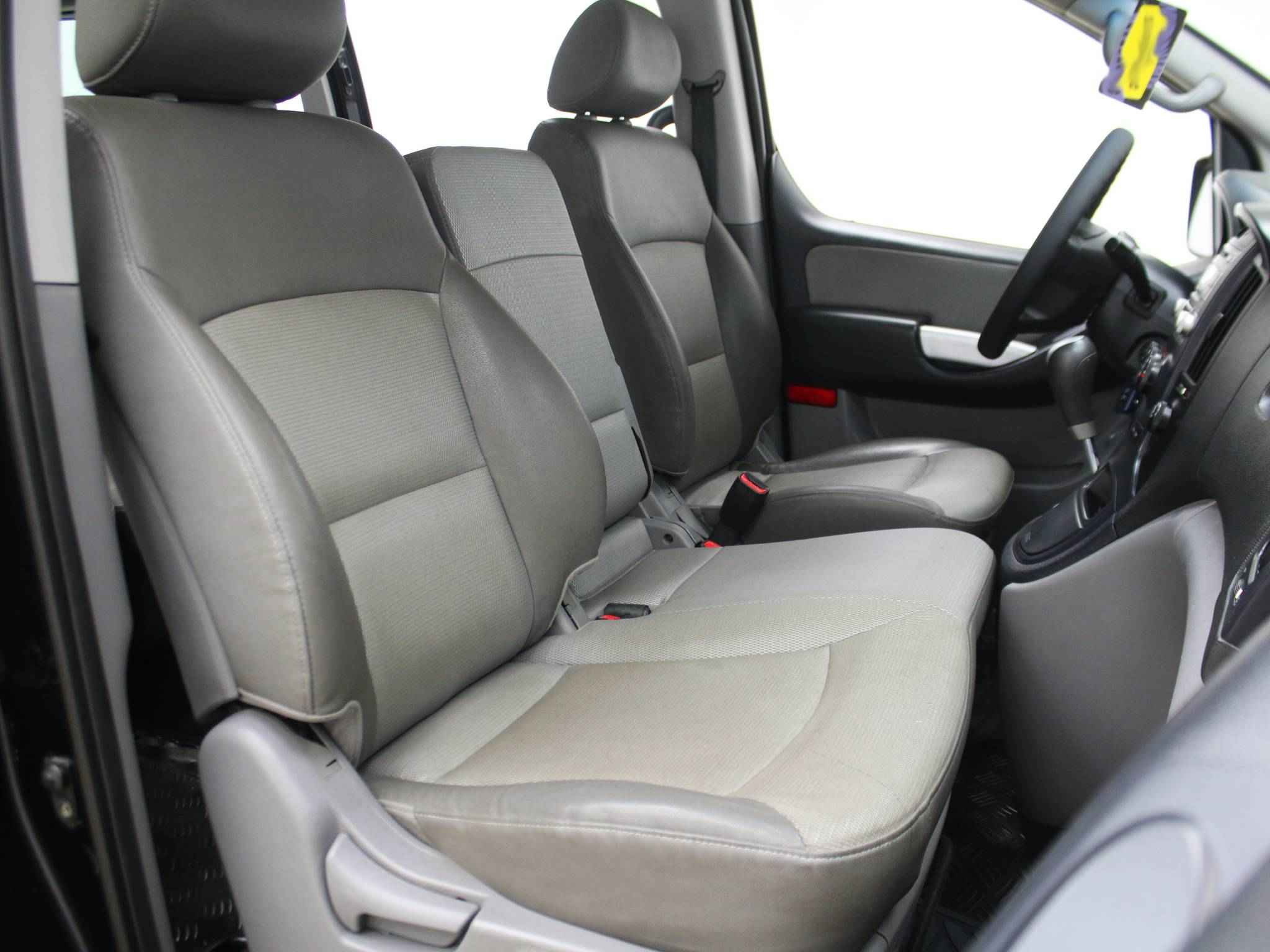 Hyundai Grand Starex, I