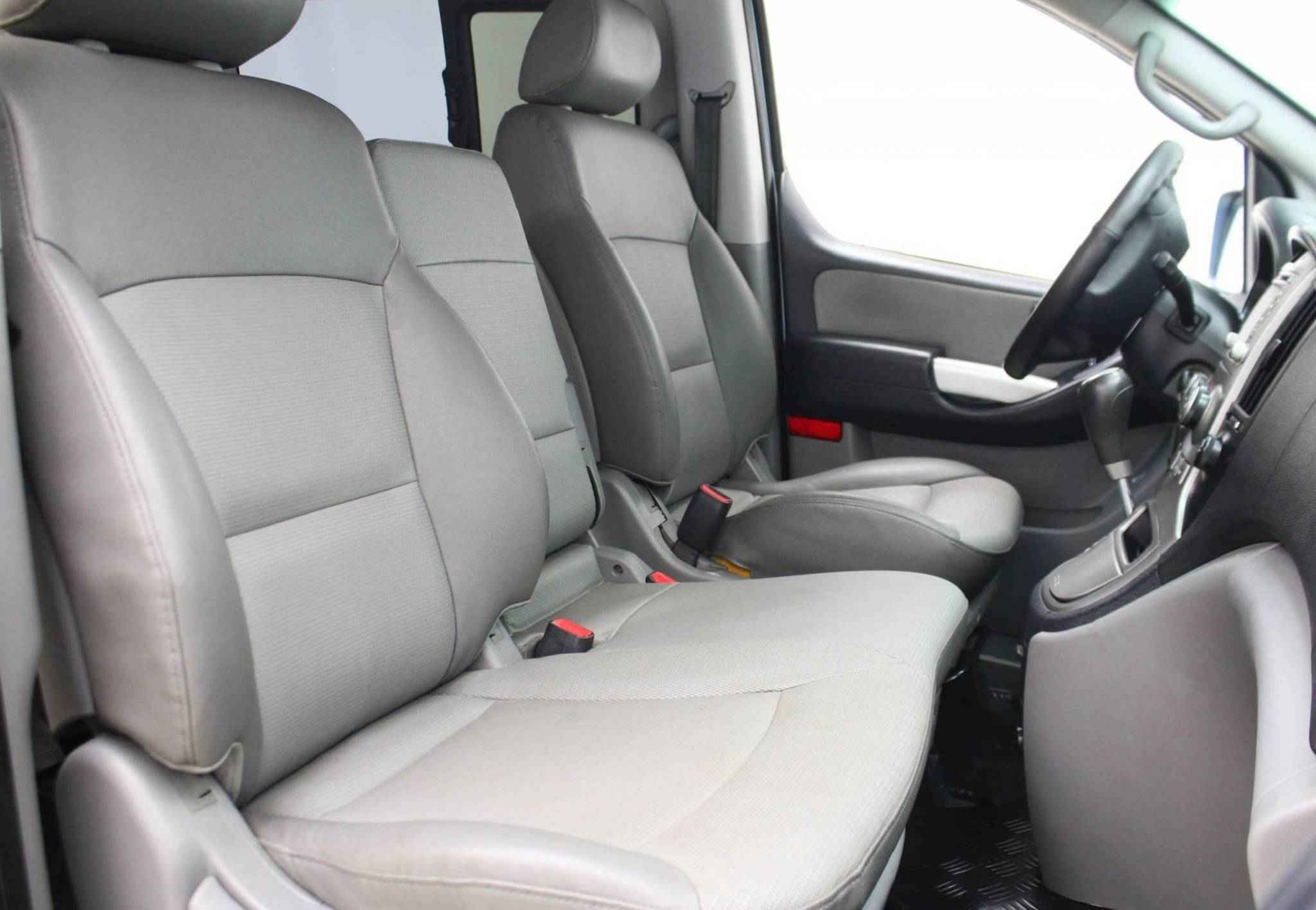 Hyundai Grand Starex, I