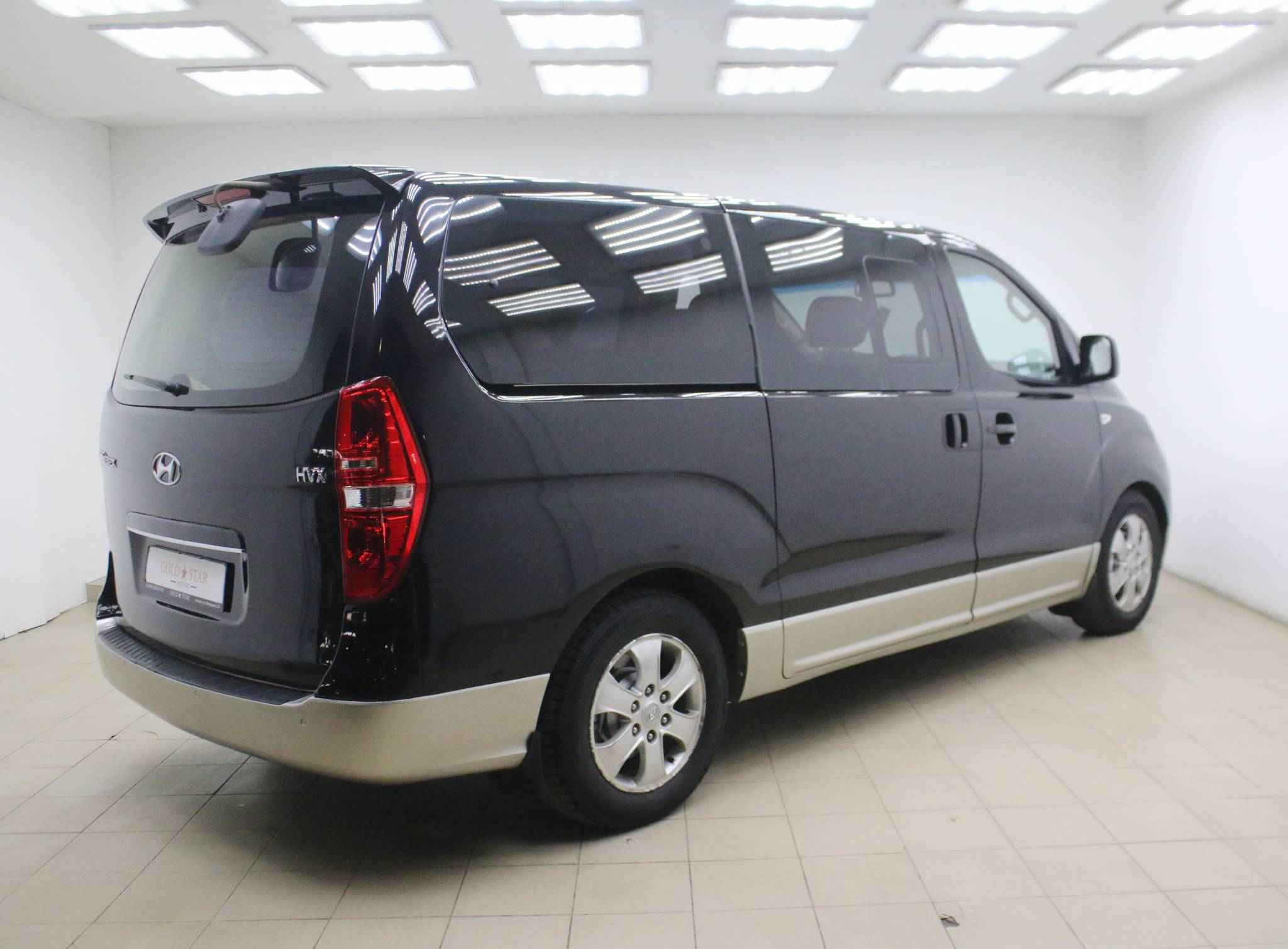 Hyundai Grand Starex, I