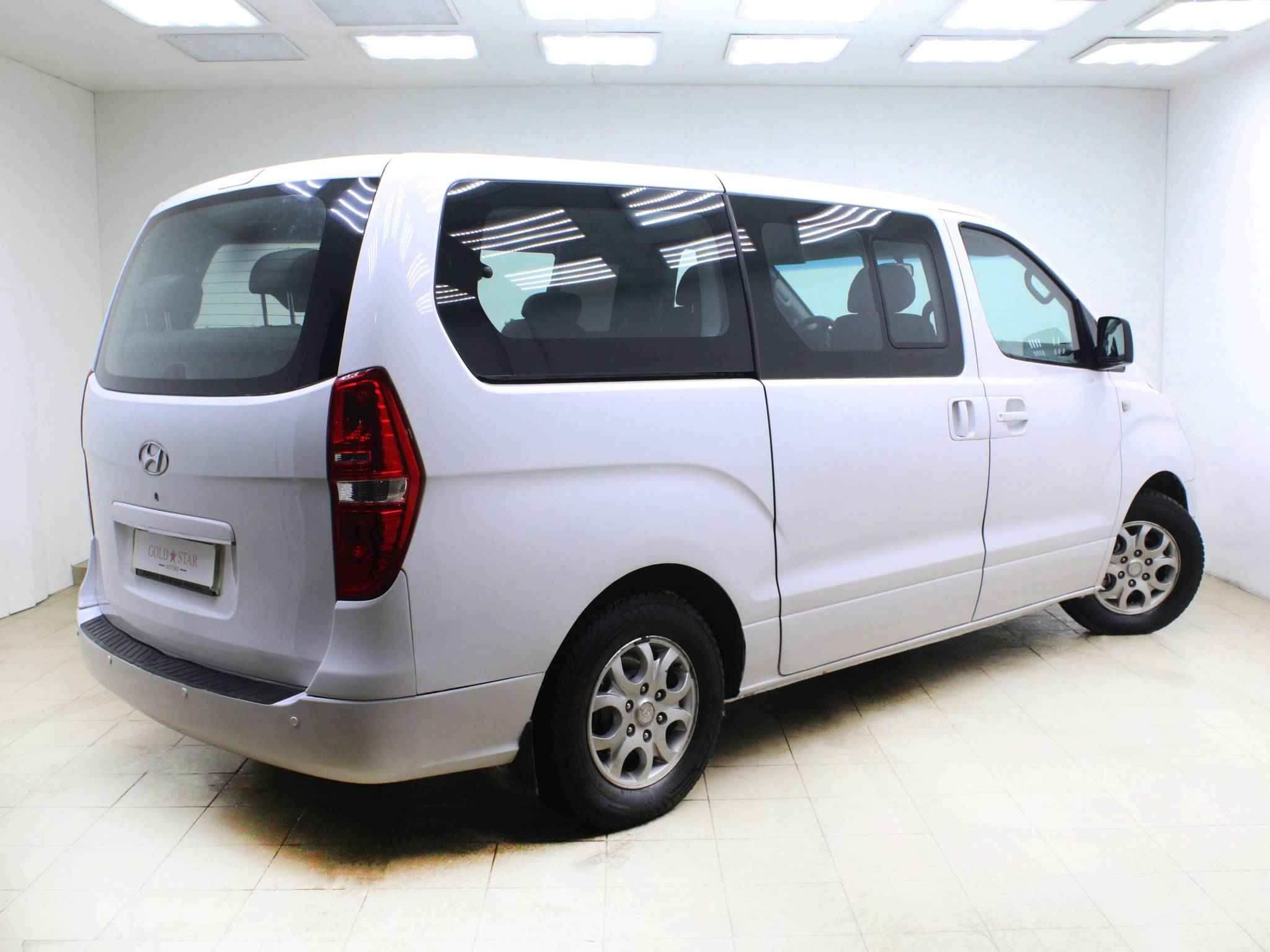 Hyundai Grand Starex, I