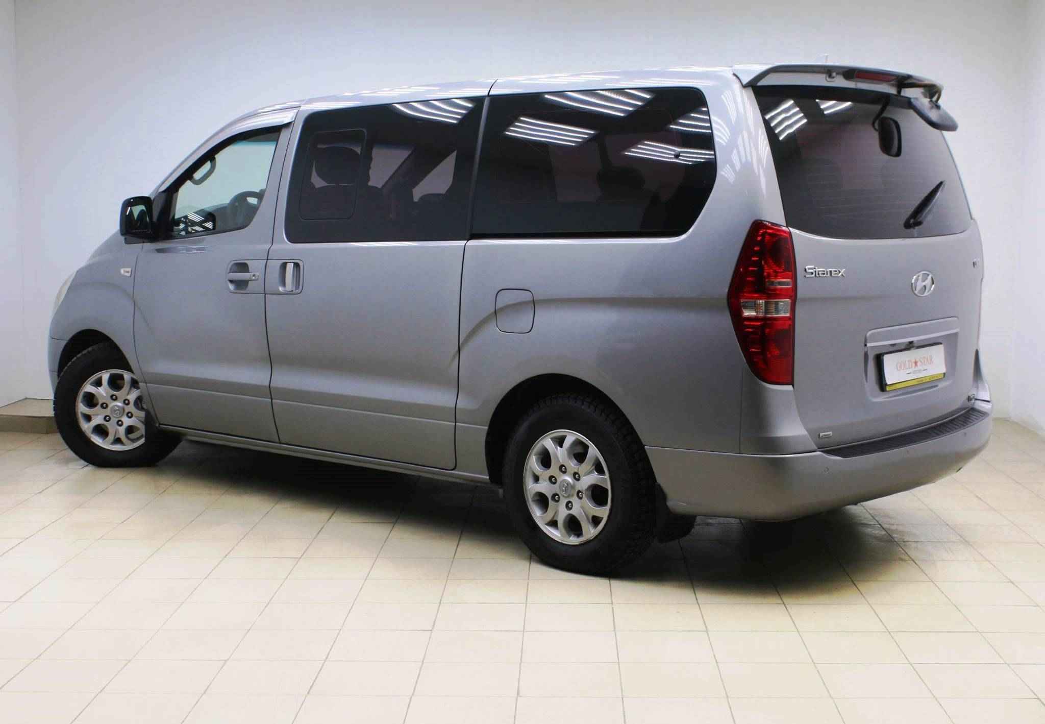 Hyundai Grand Starex, I