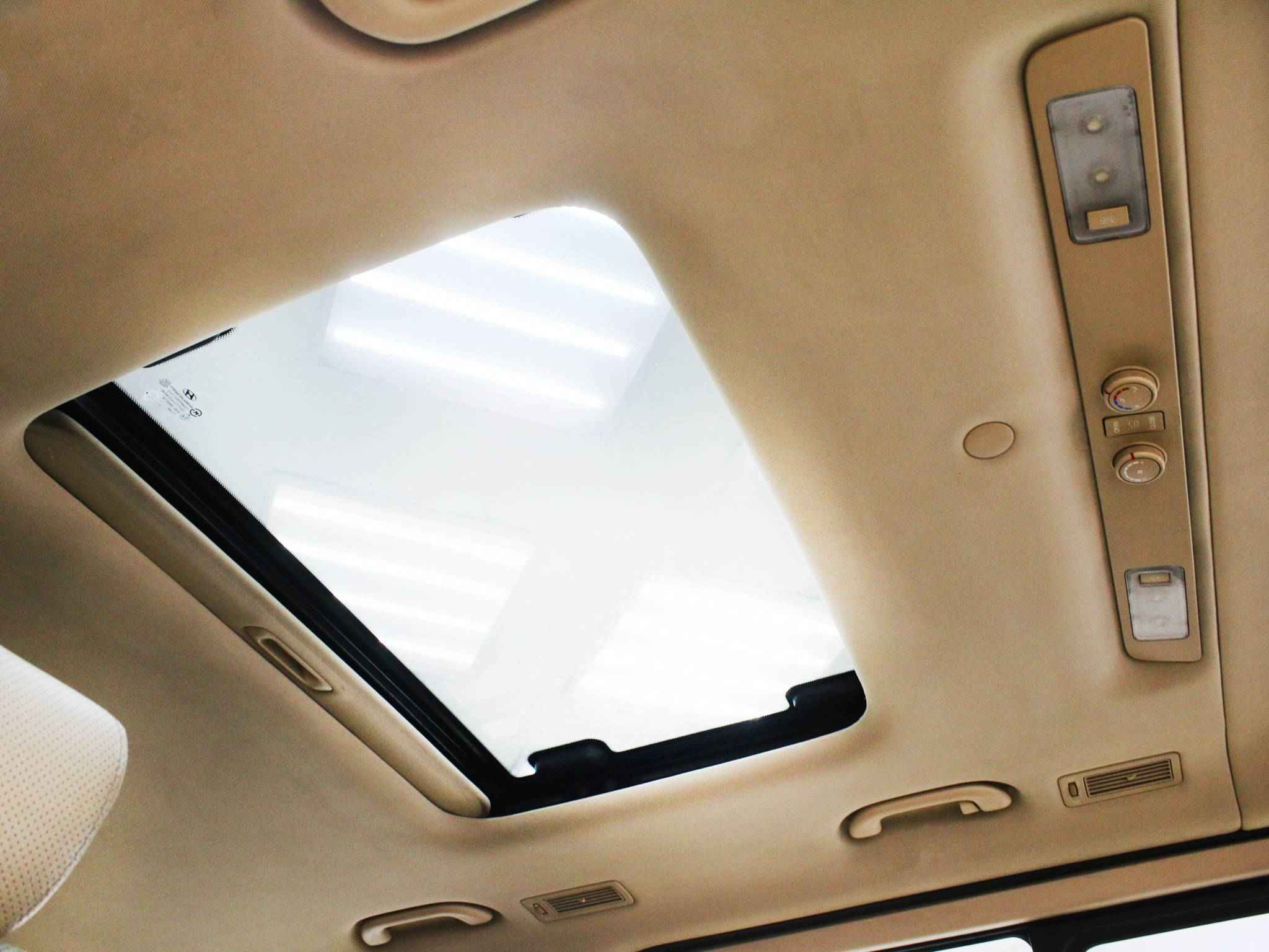 Hyundai Grand Starex, I