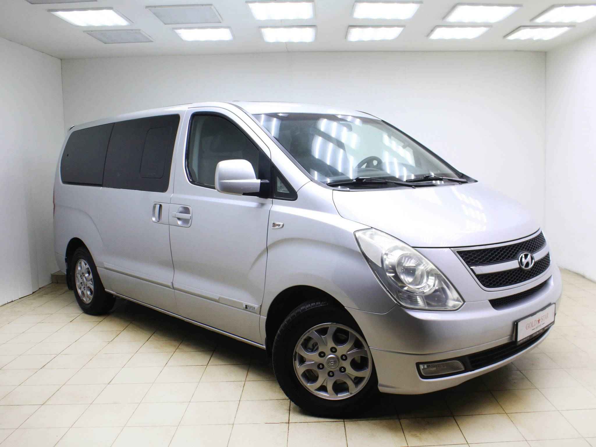 Hyundai Grand Starex, I