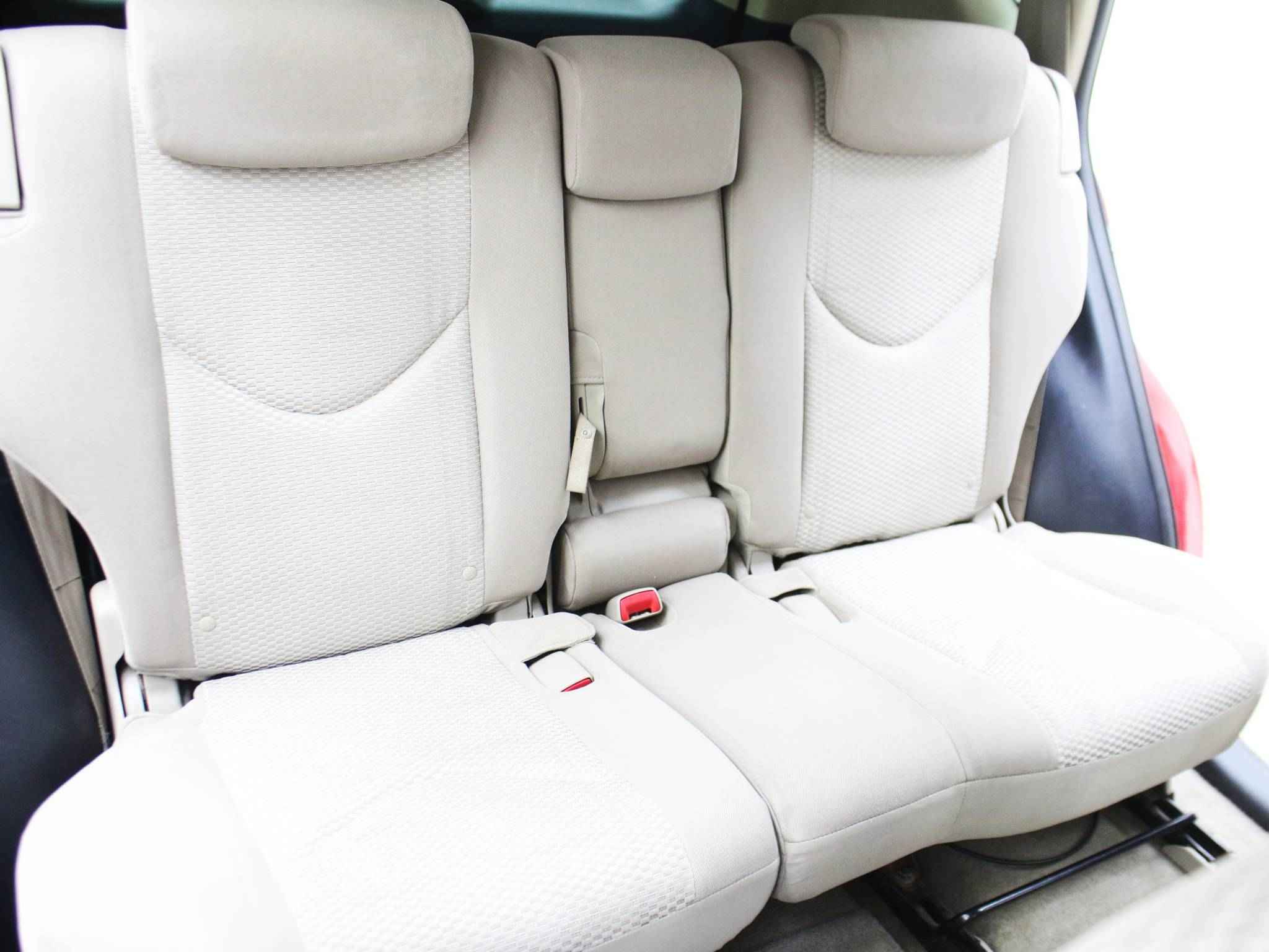 Toyota RAV4, III (XA30)