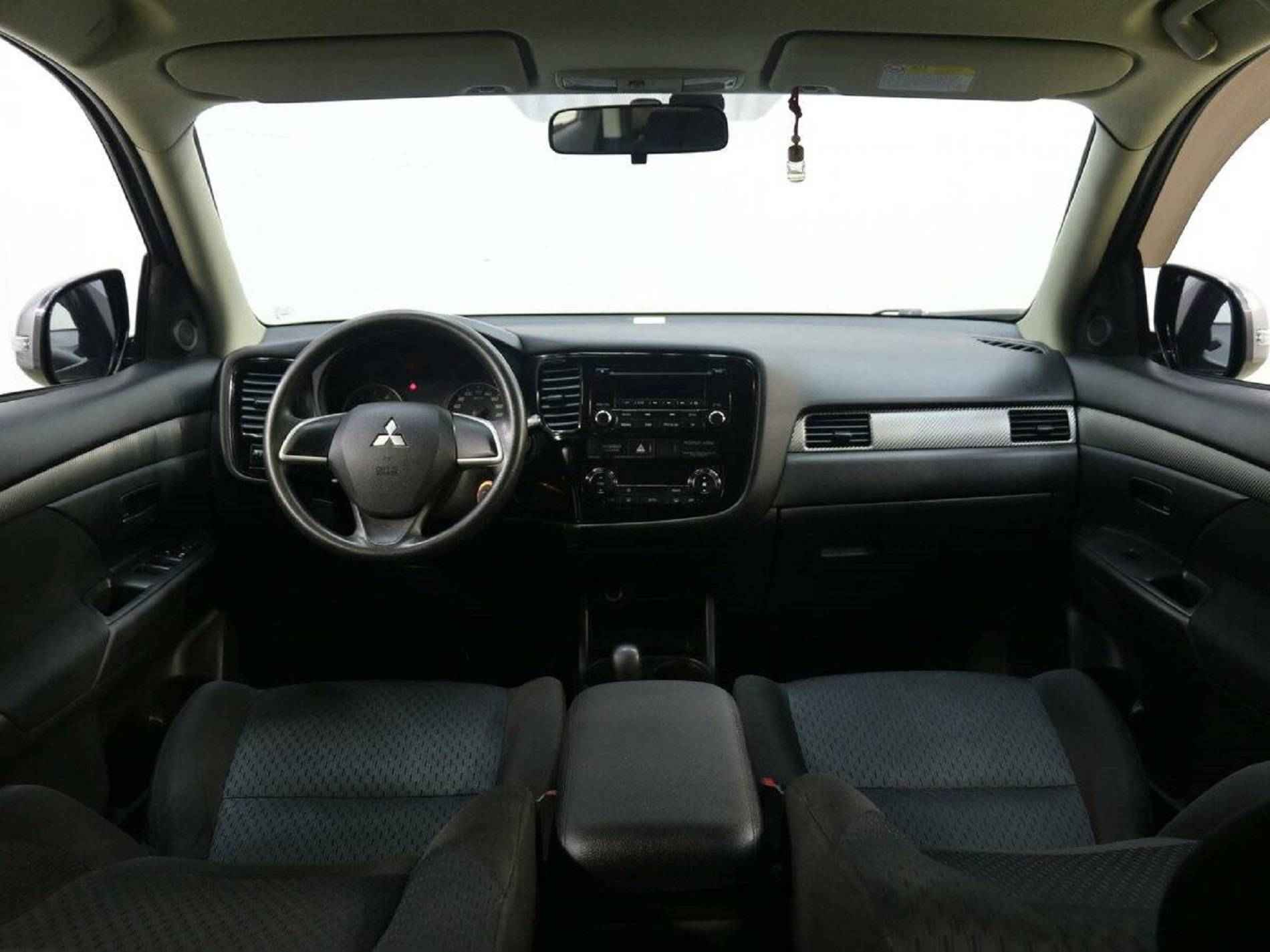 Mitsubishi Outlander, III