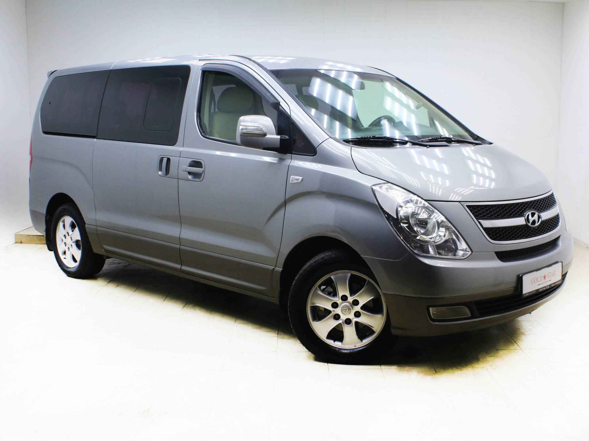 Hyundai Grand Starex, I