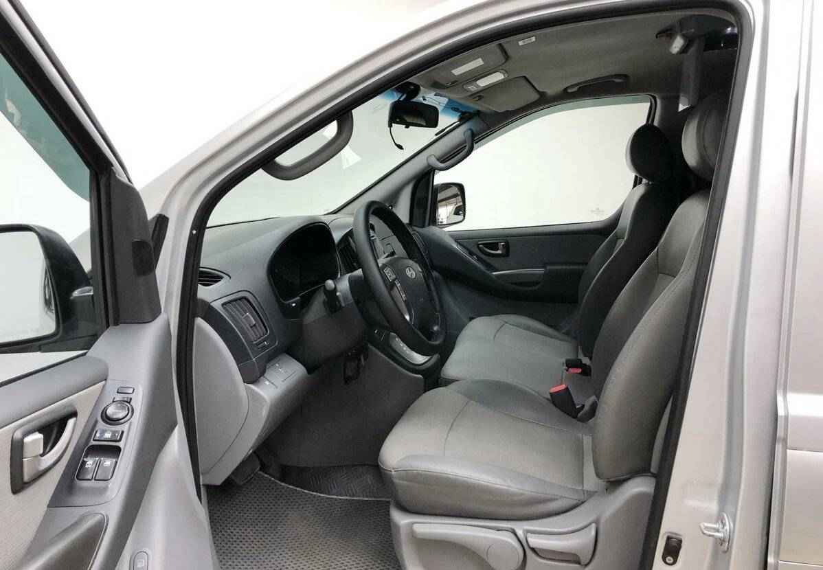 Hyundai Grand Starex, I