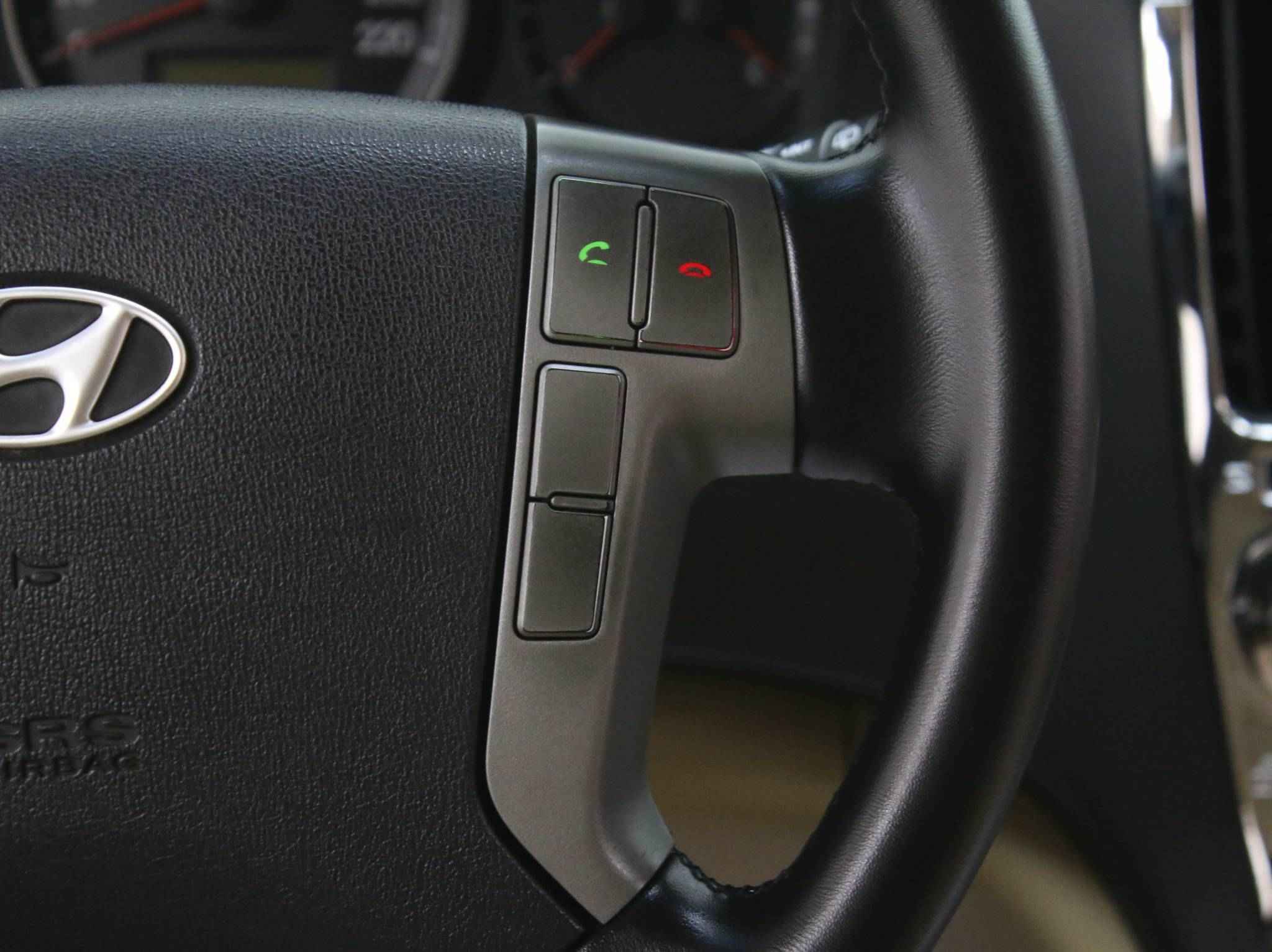 Hyundai Grand Starex, I