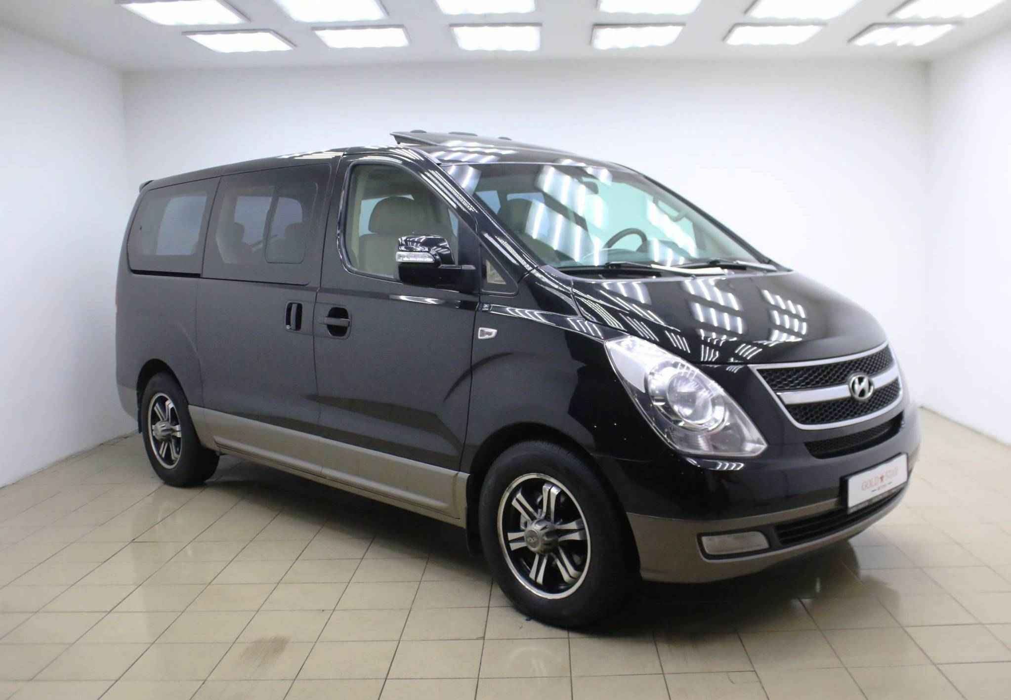 Hyundai Grand Starex, I