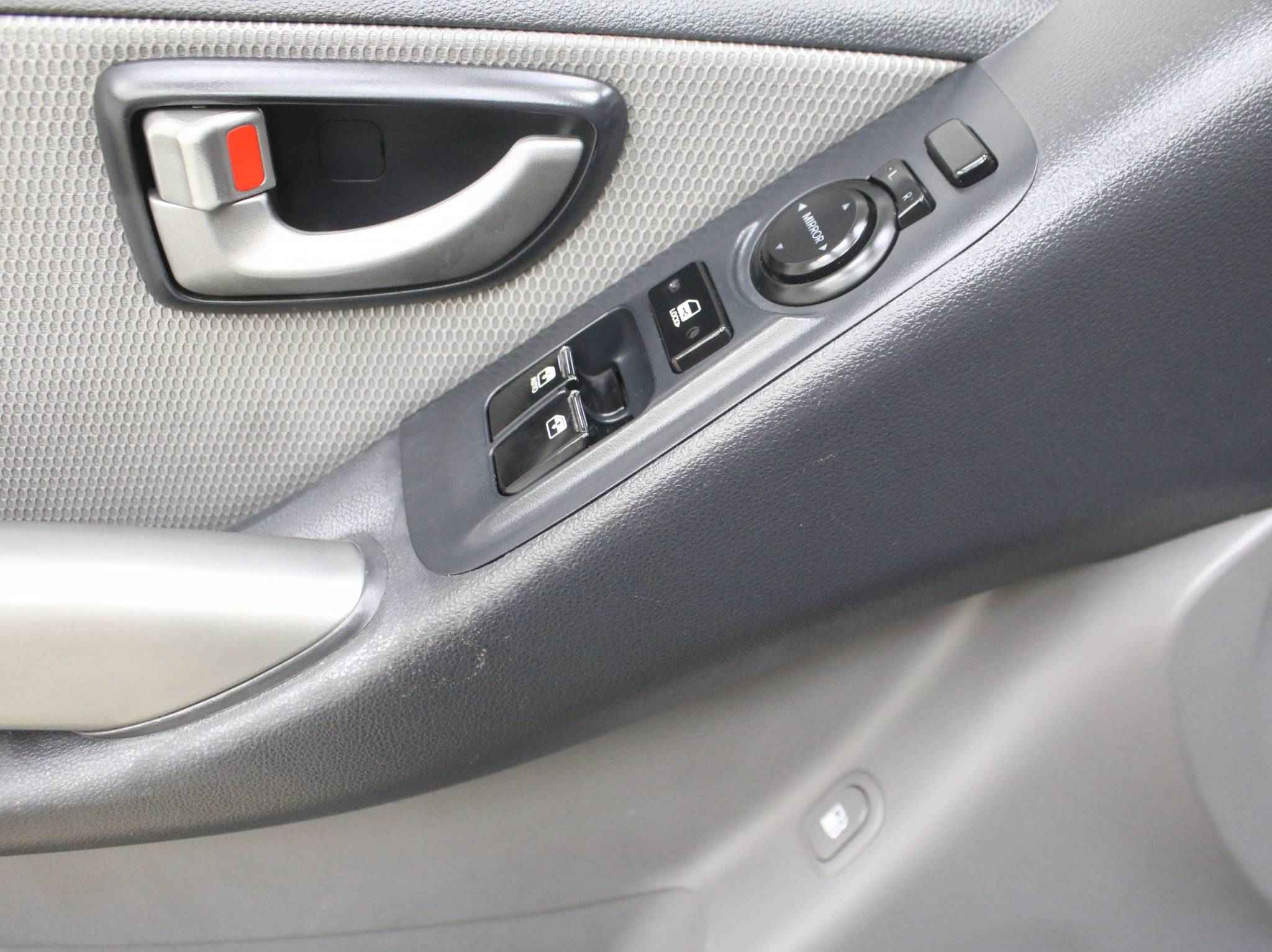 Hyundai Grand Starex, I