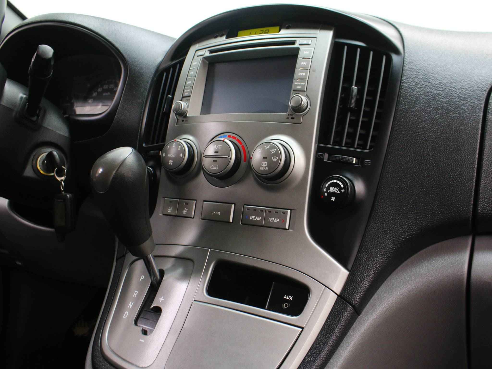 Hyundai Grand Starex, I