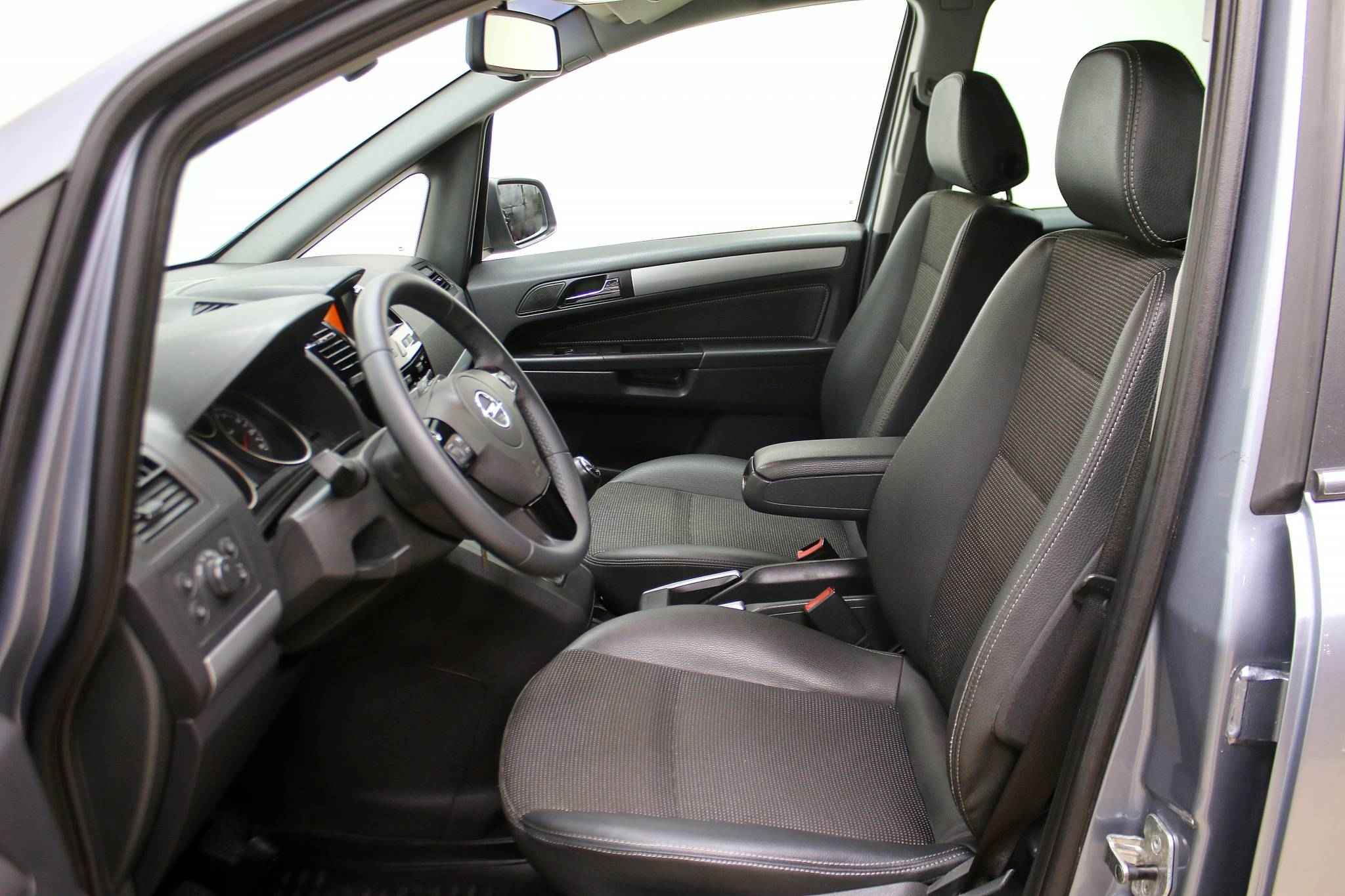 Opel Zafira, B Рестайлинг