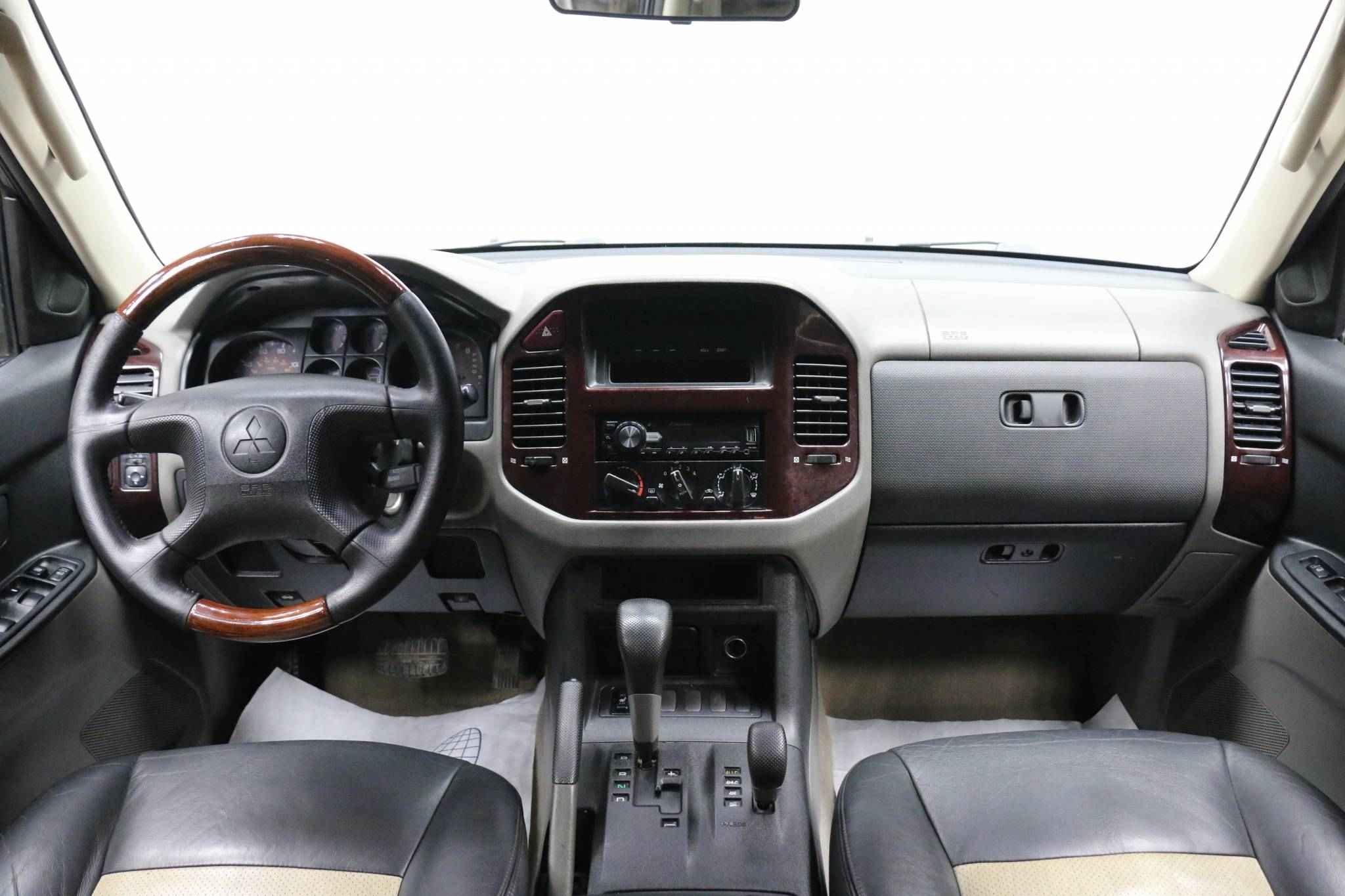 Mitsubishi Montero, II