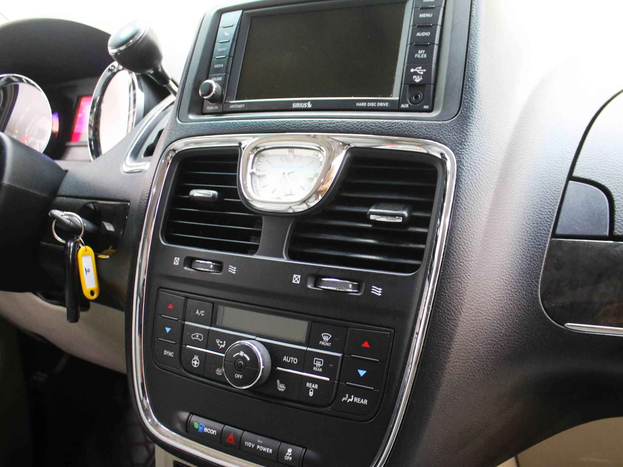 Chrysler Town & Country, V Рестайлинг