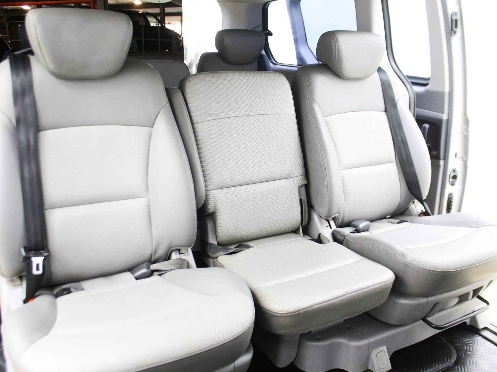 Hyundai Grand Starex, I